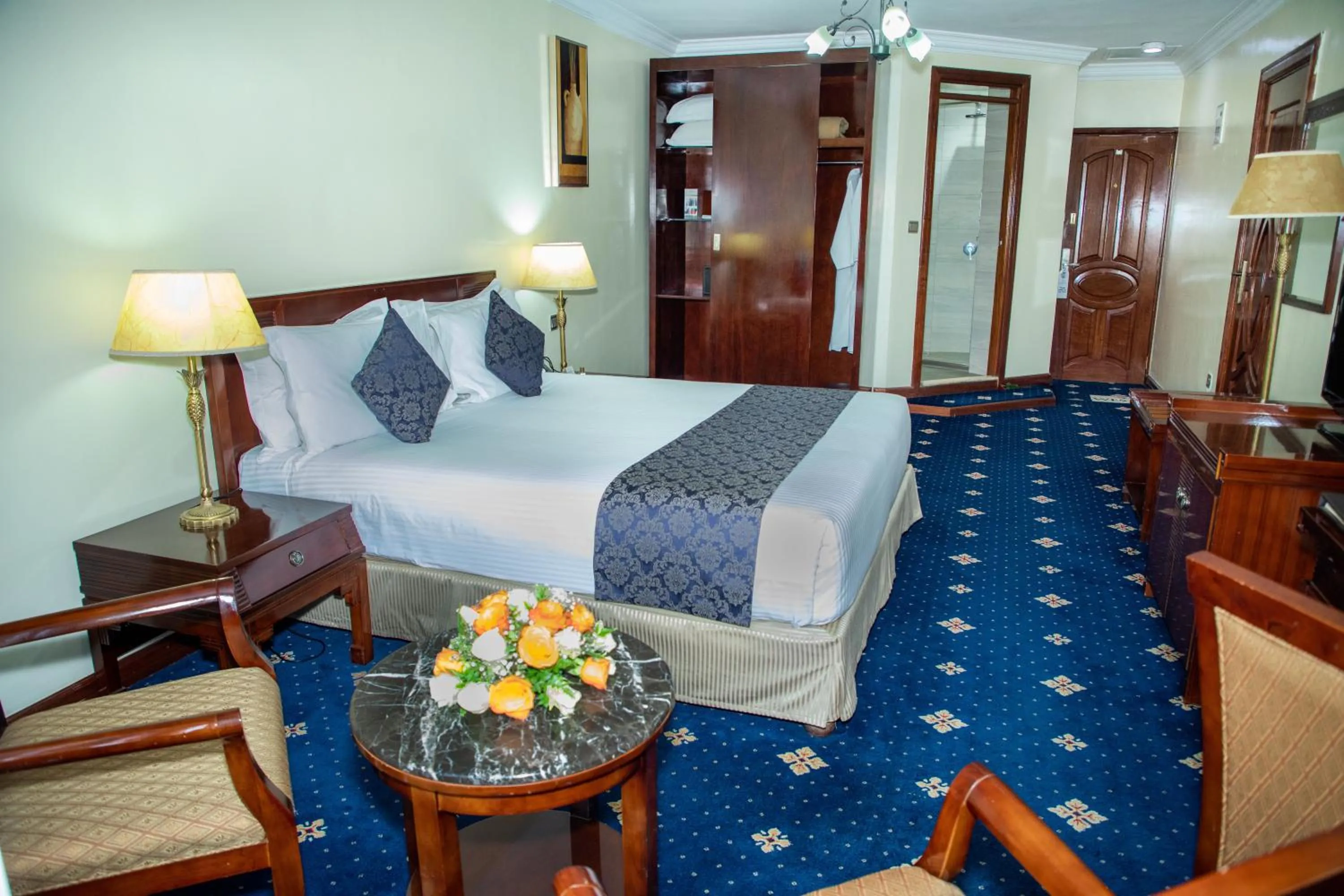 Bedroom, Bed in Weston Hotel