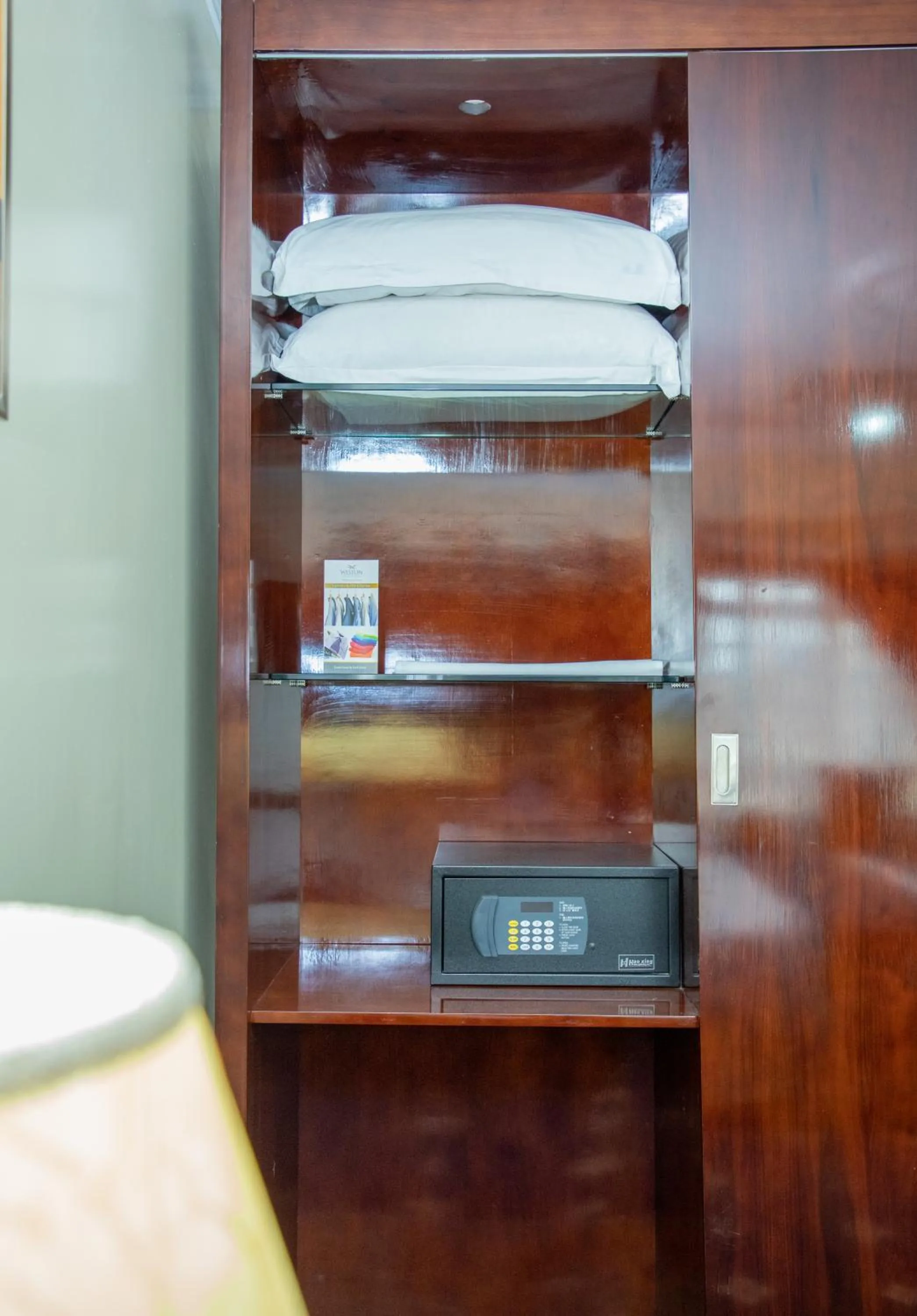 safe in Weston Hotel