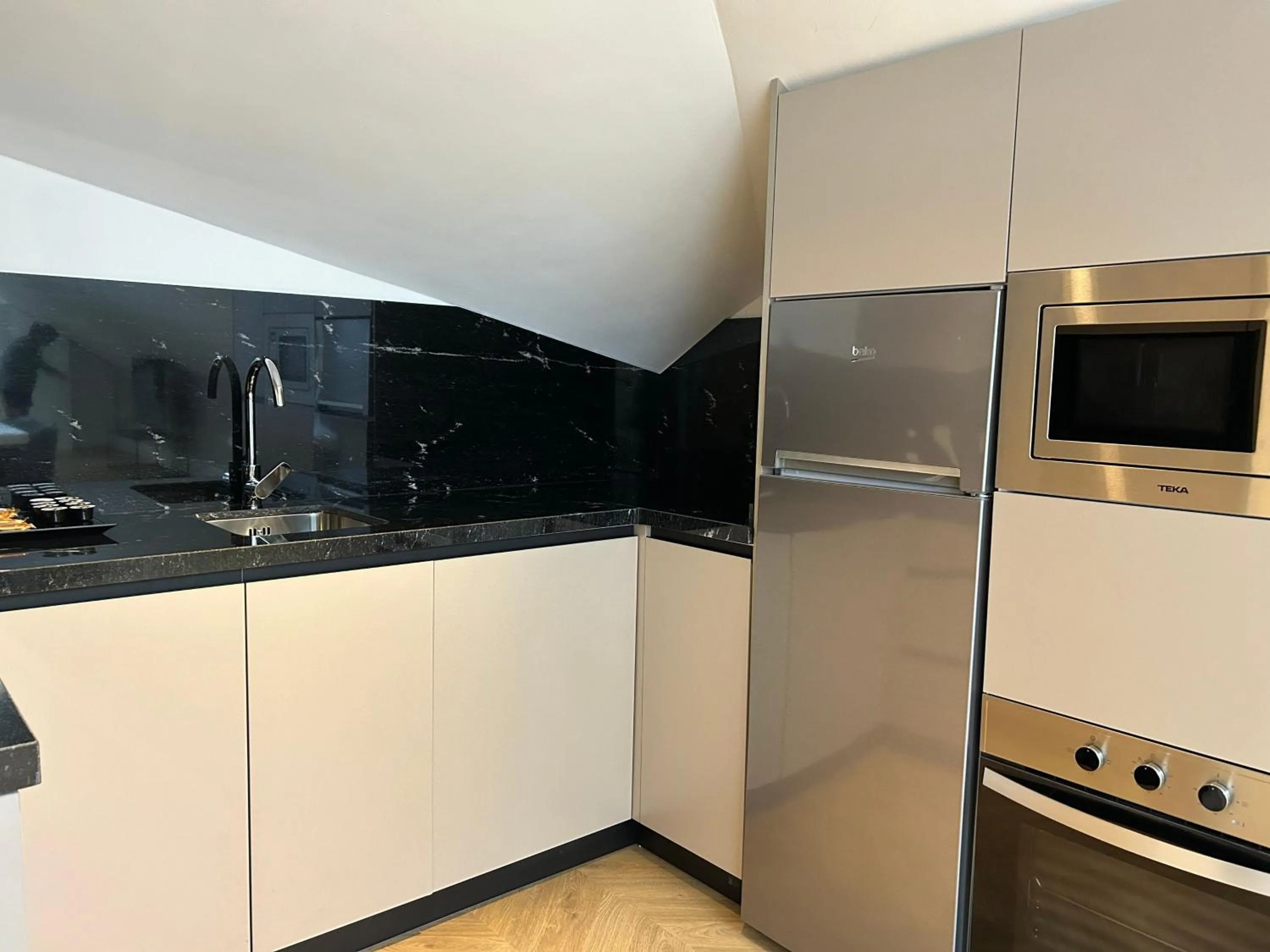 kitchen in BiBo Suites Palacio de Portago