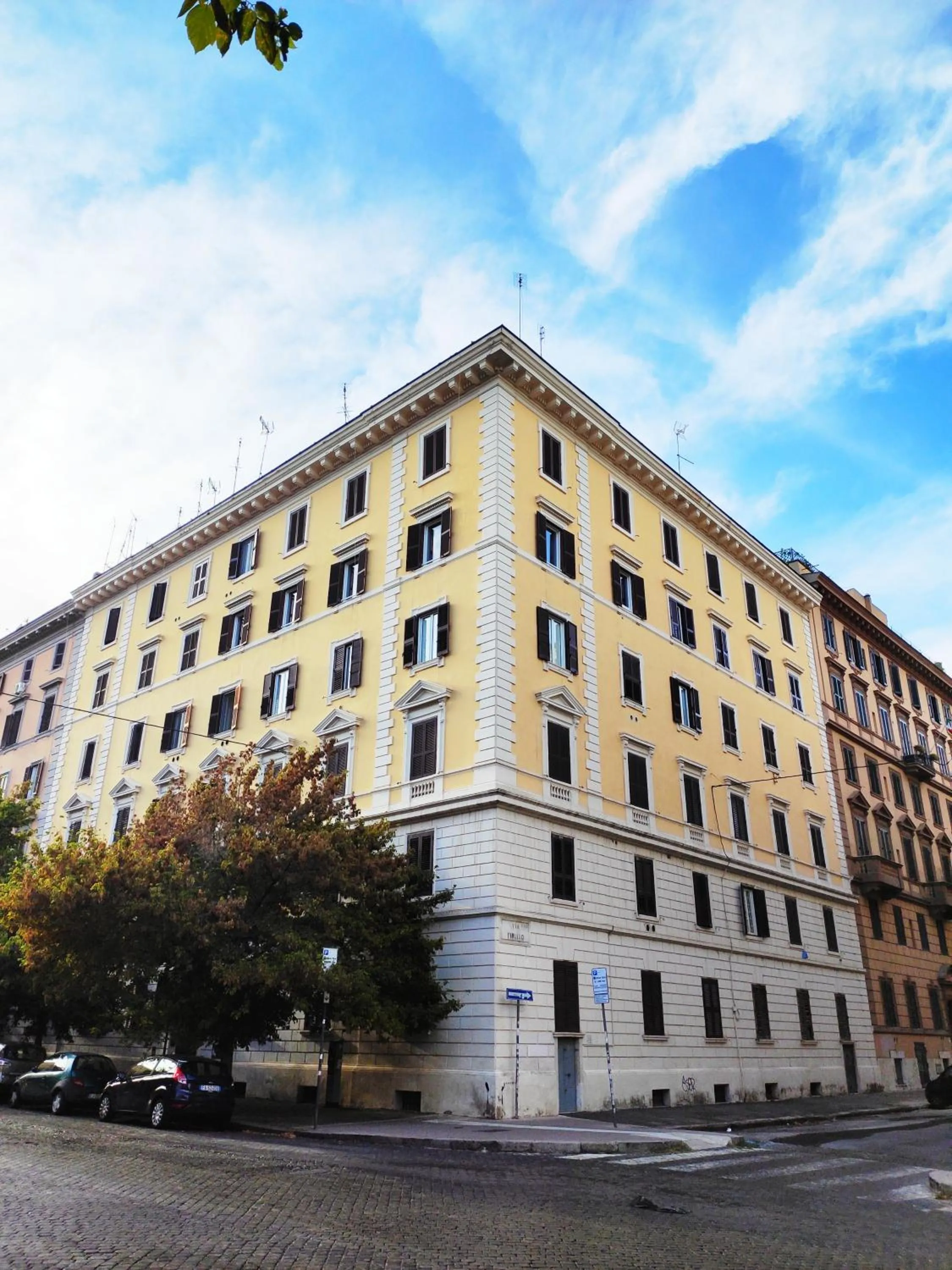 Property building in Luxury Suites - Stay Inn Rome Experience