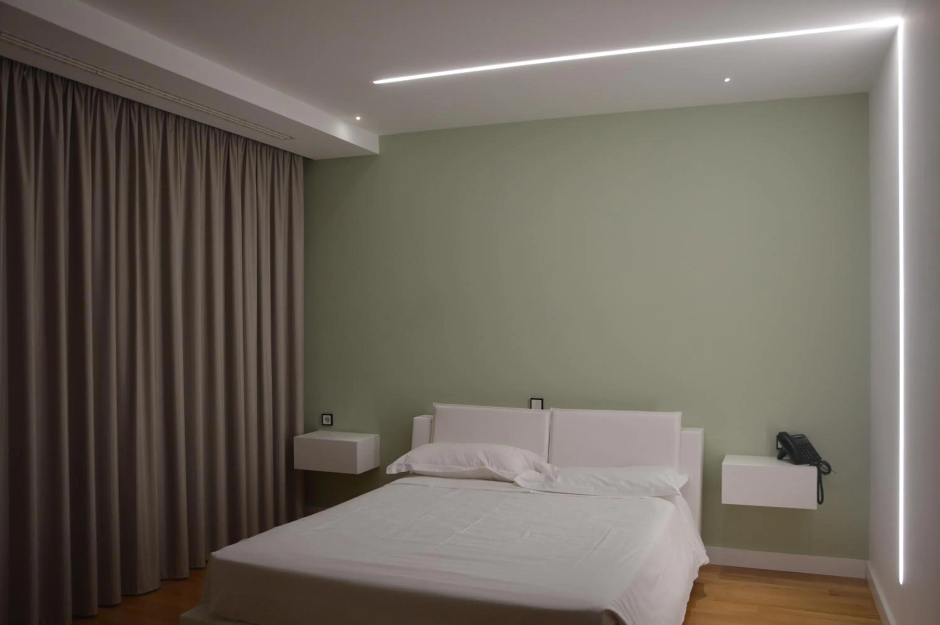 Bedroom, Bed in Suite Testani