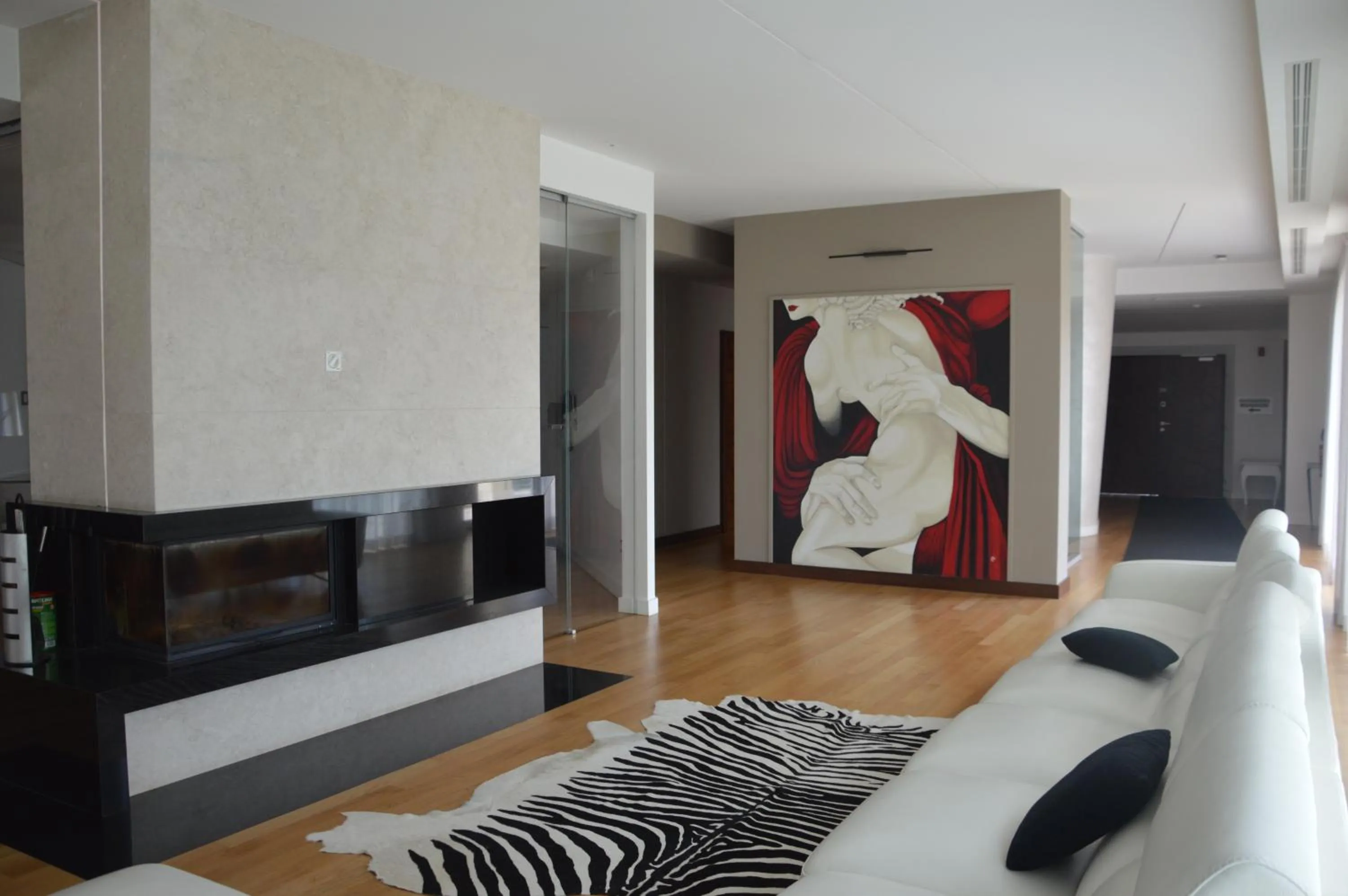 Communal lounge/ TV room in Suite Testani