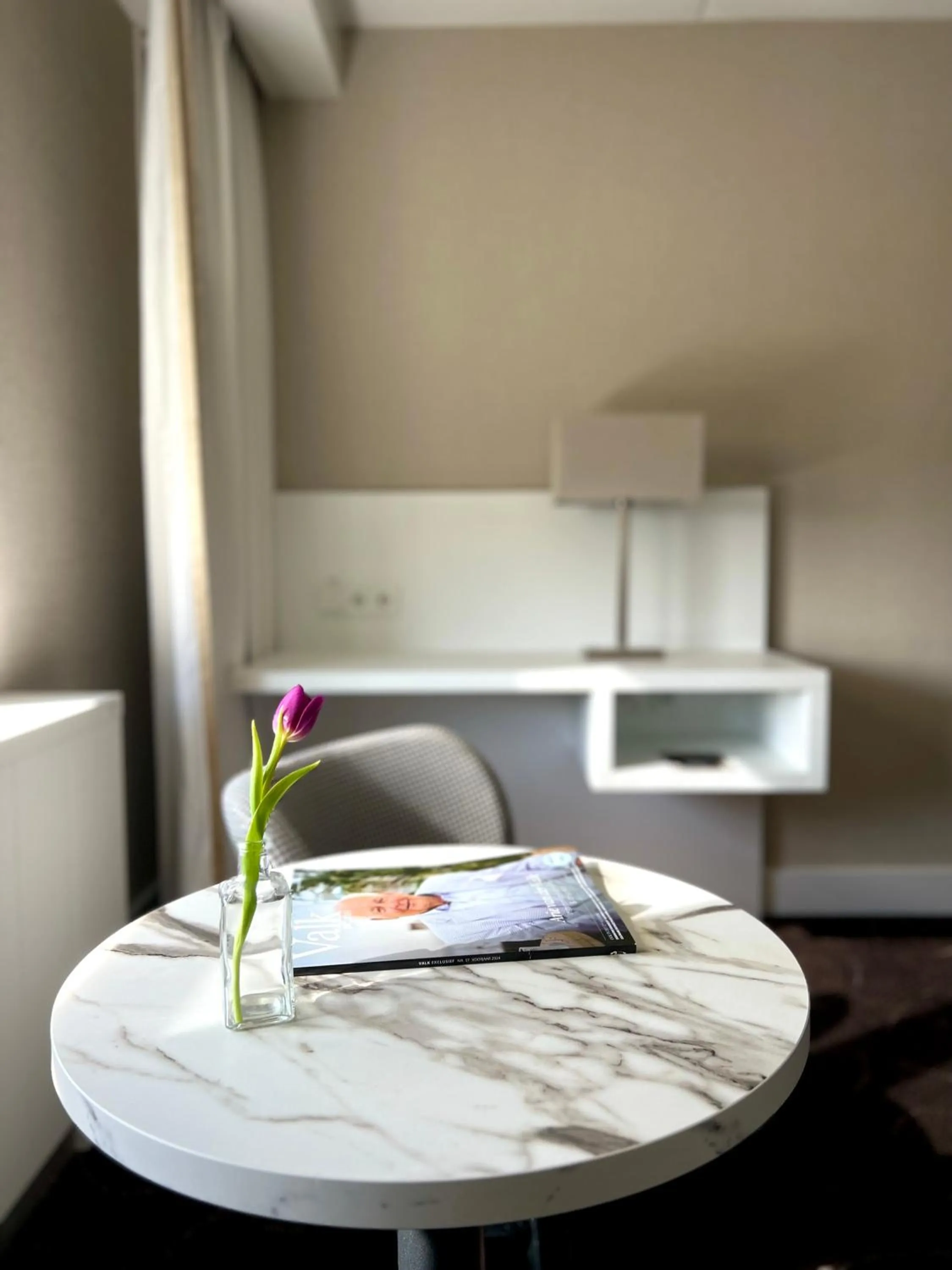 Seating area in Van Der Valk Hotel Rotterdam Nieuwerkerk