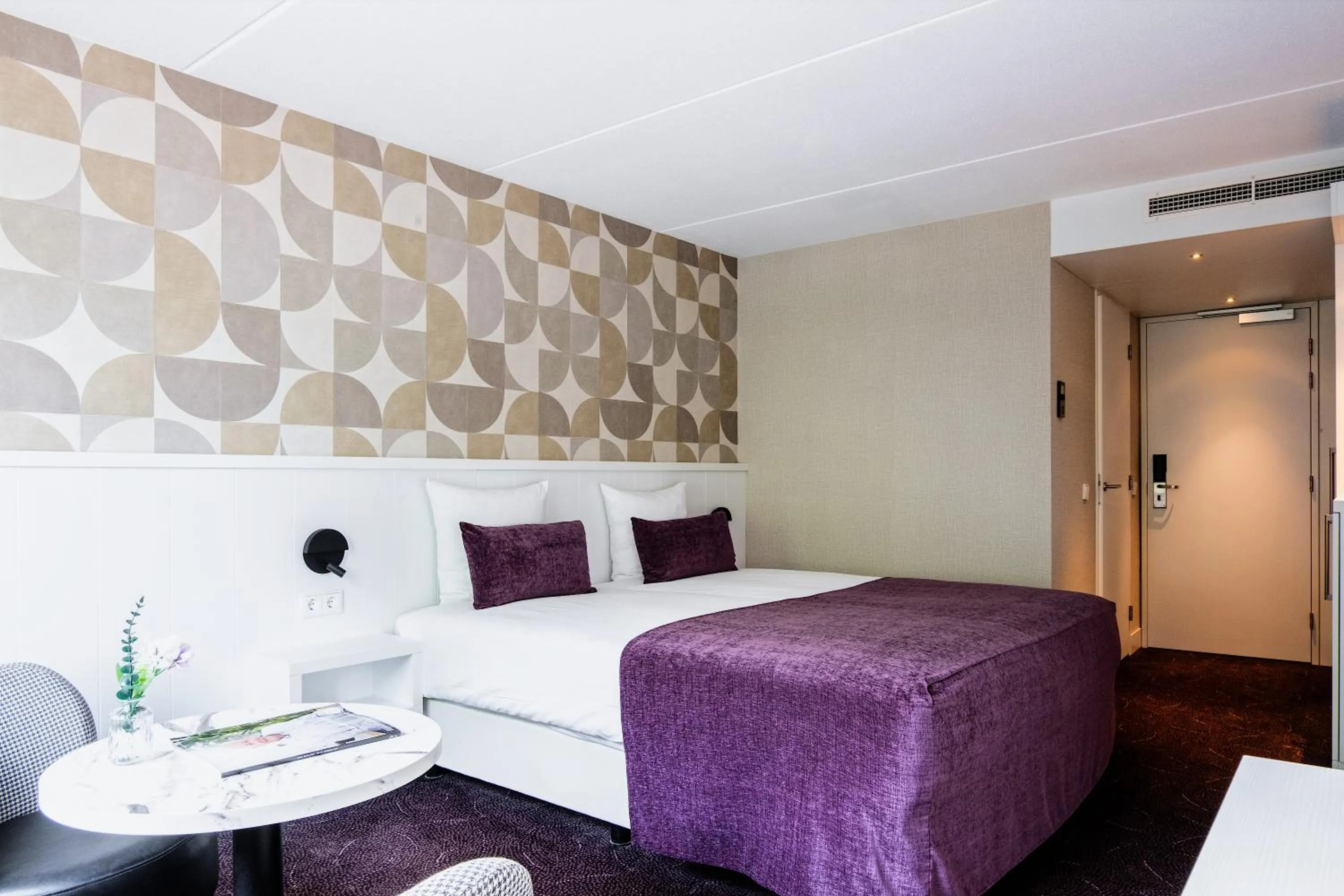 Bed in Van Der Valk Hotel Rotterdam Nieuwerkerk