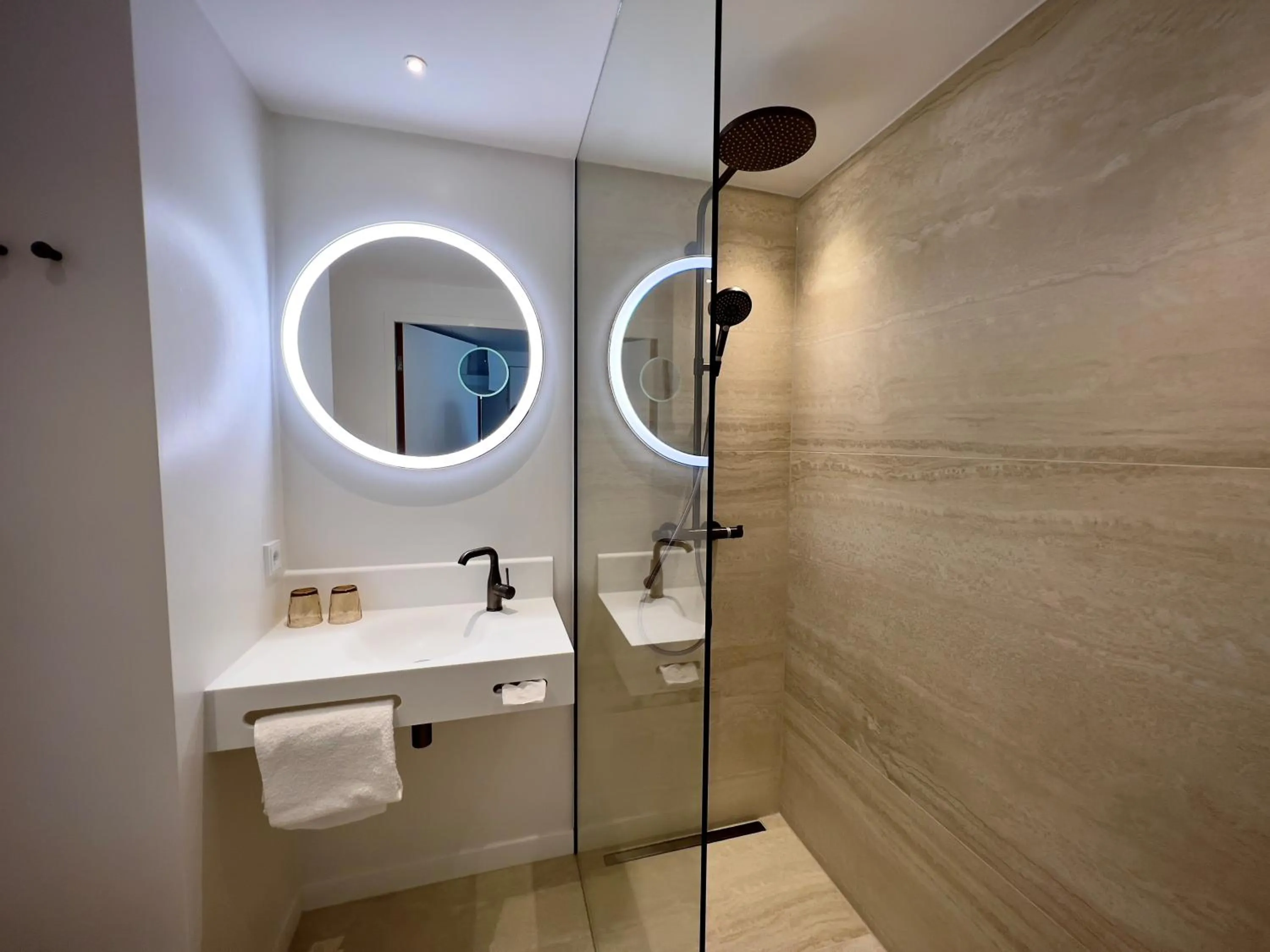 Bathroom in Van Der Valk Hotel Rotterdam Nieuwerkerk