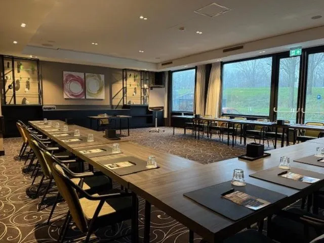 Meeting/conference room in Van Der Valk Hotel Rotterdam Nieuwerkerk