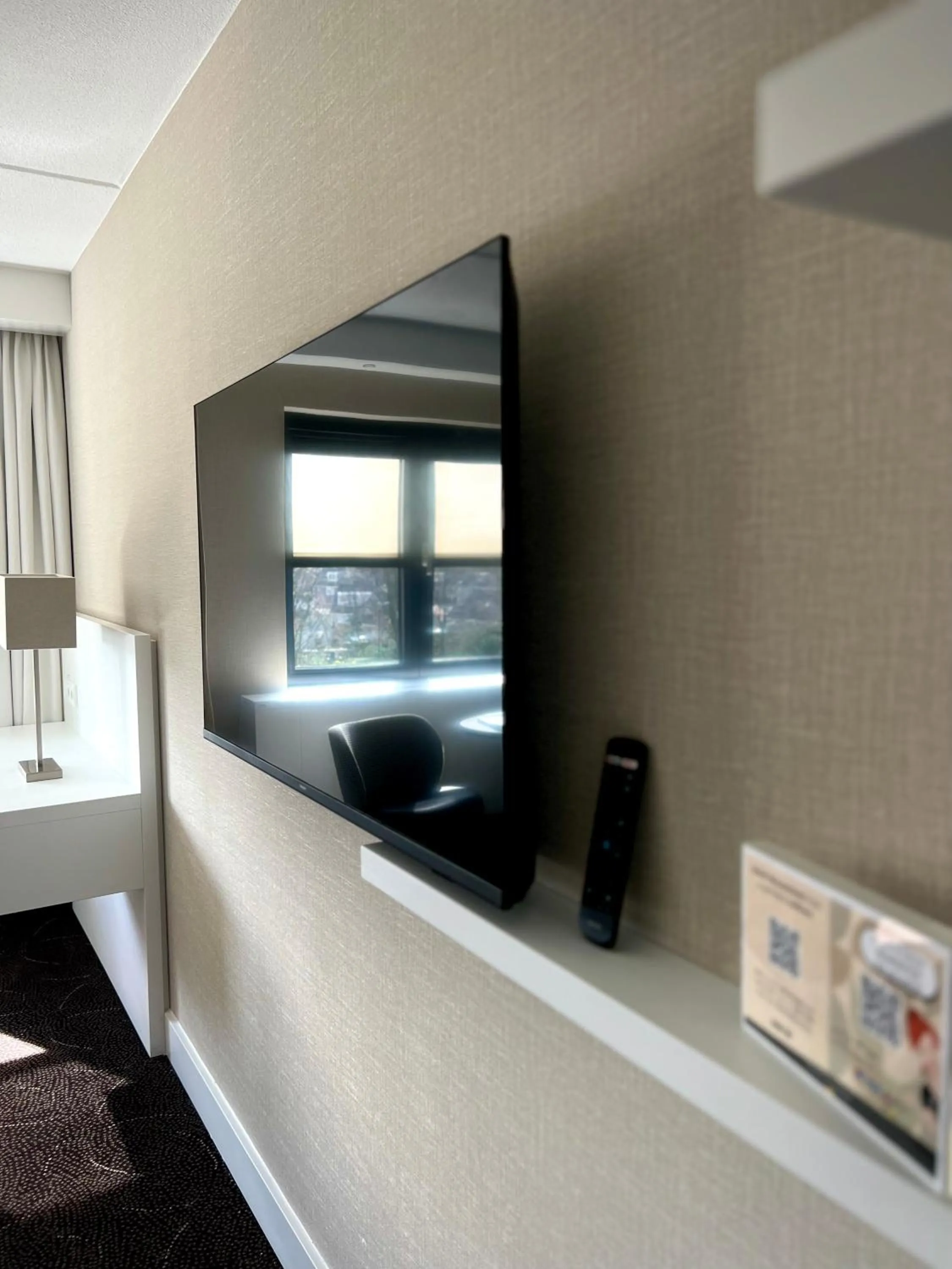 TV and multimedia in Van Der Valk Hotel Rotterdam Nieuwerkerk