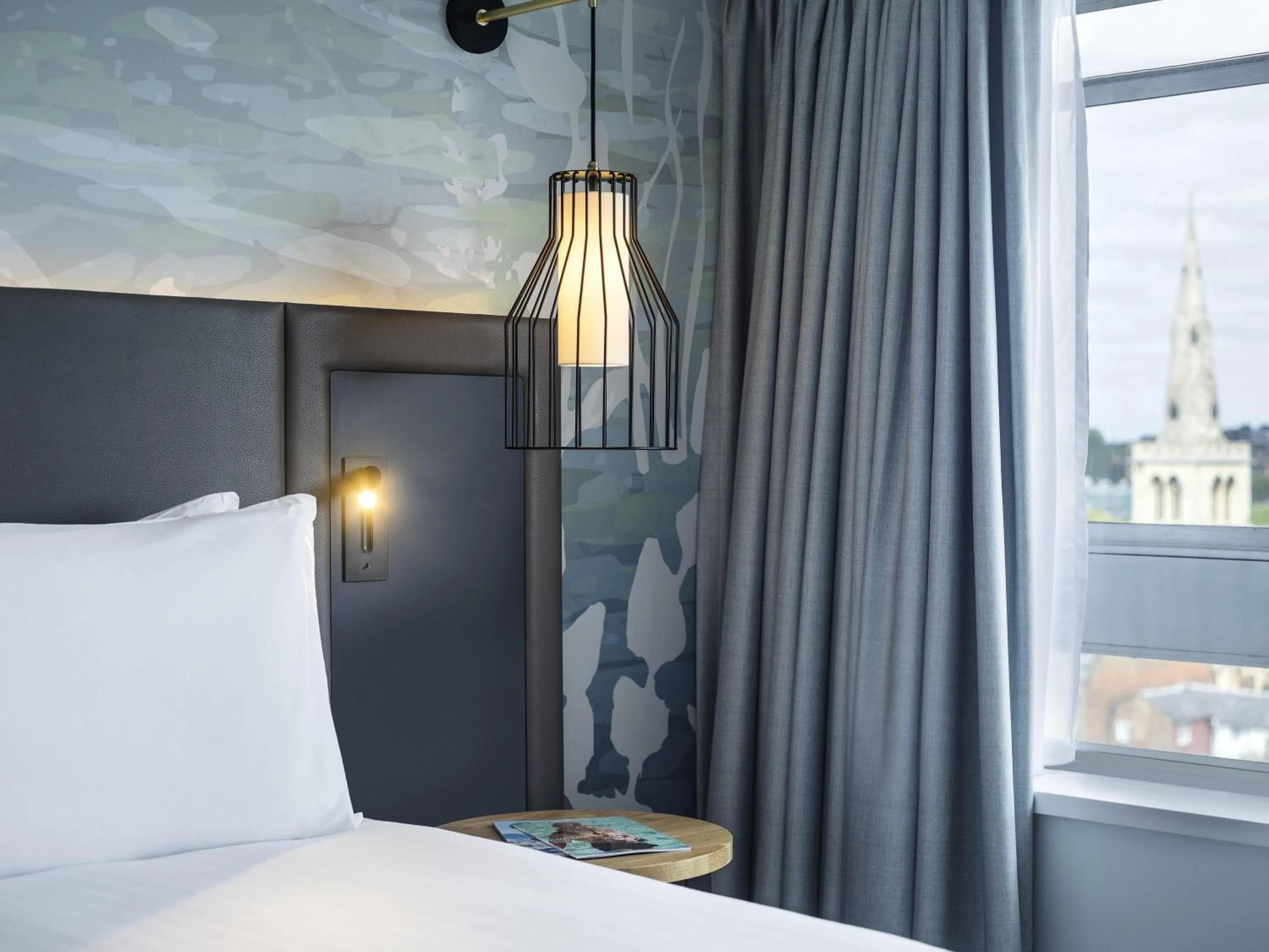 Bedroom, Bed in Mercure Bedford Centre Hotel