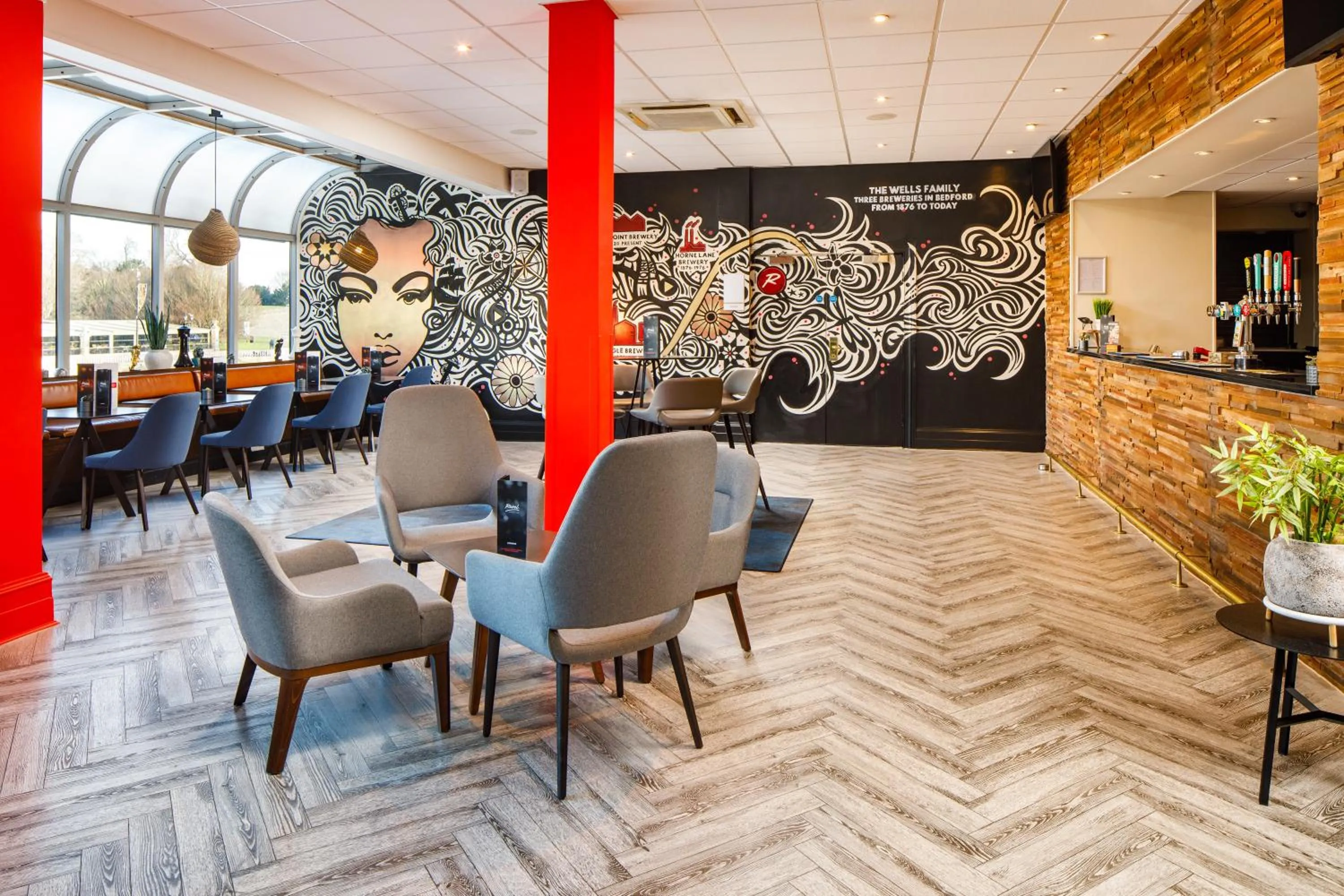 Restaurant/places to eat in Mercure Bedford Centre Hotel