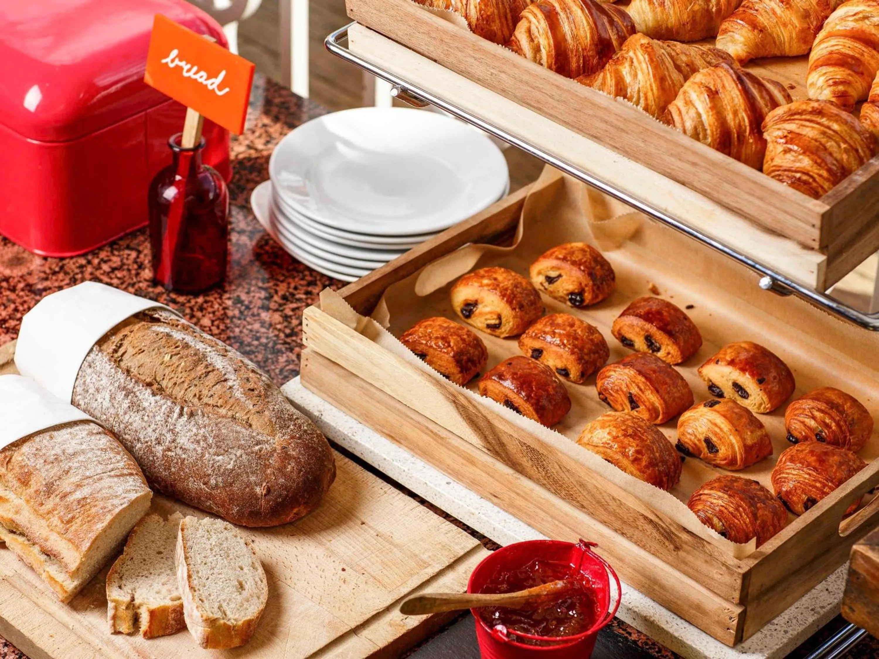 Breakfast in Mercure Bedford Centre Hotel