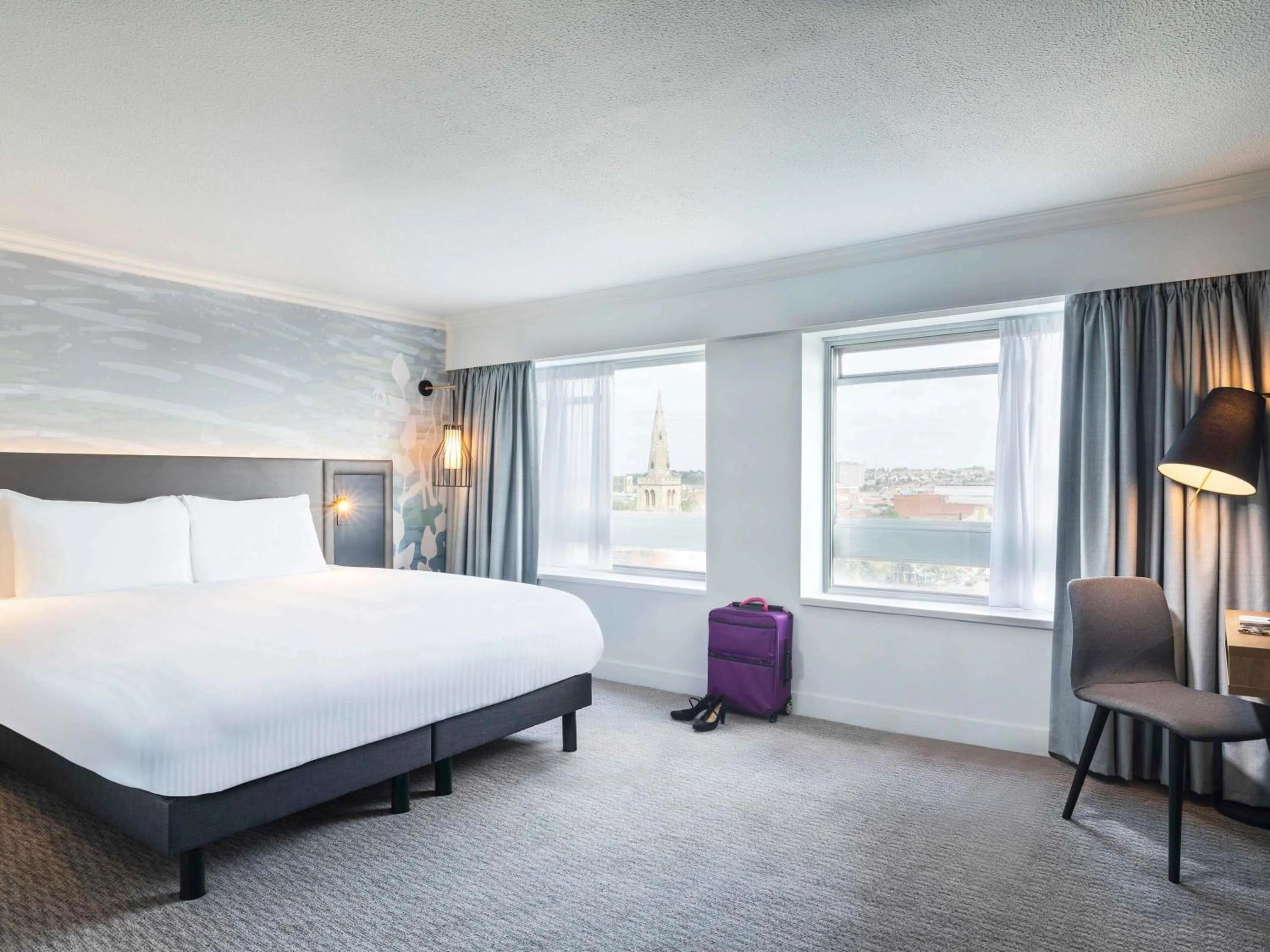 Bedroom, Bed in Mercure Bedford Centre Hotel