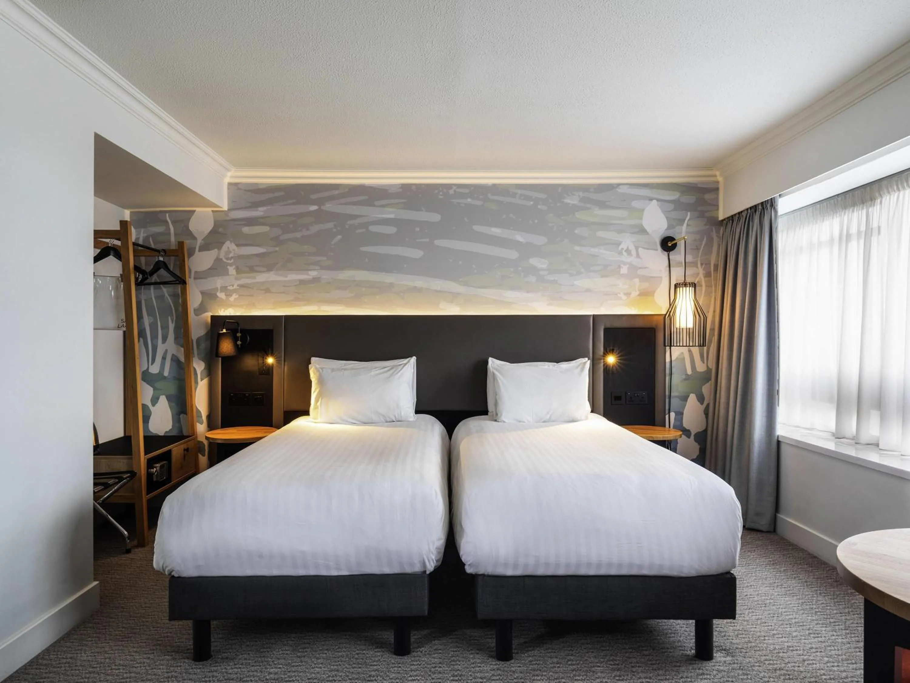 Bedroom, Bed in Mercure Bedford Centre Hotel