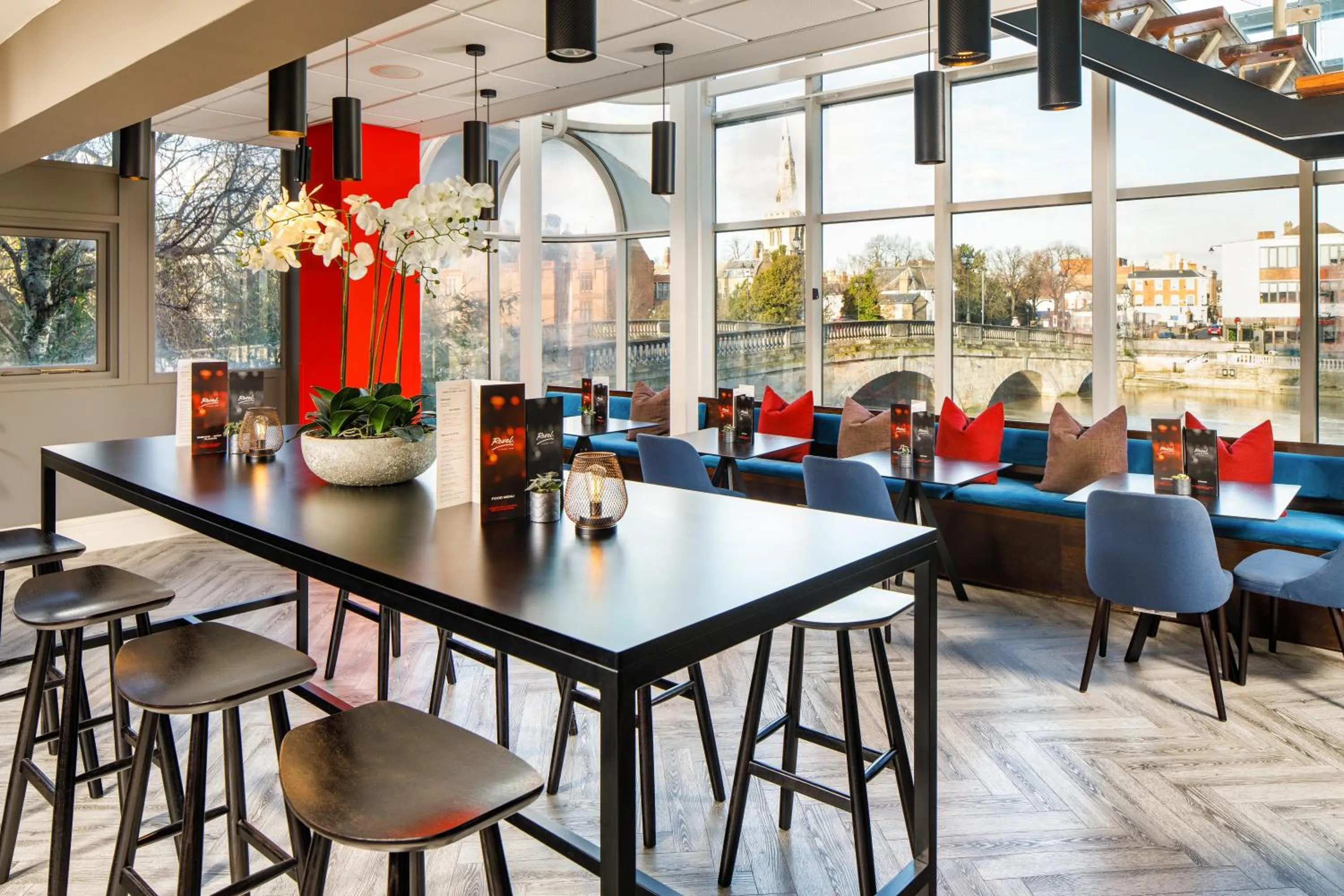 Restaurant/places to eat in Mercure Bedford Centre Hotel