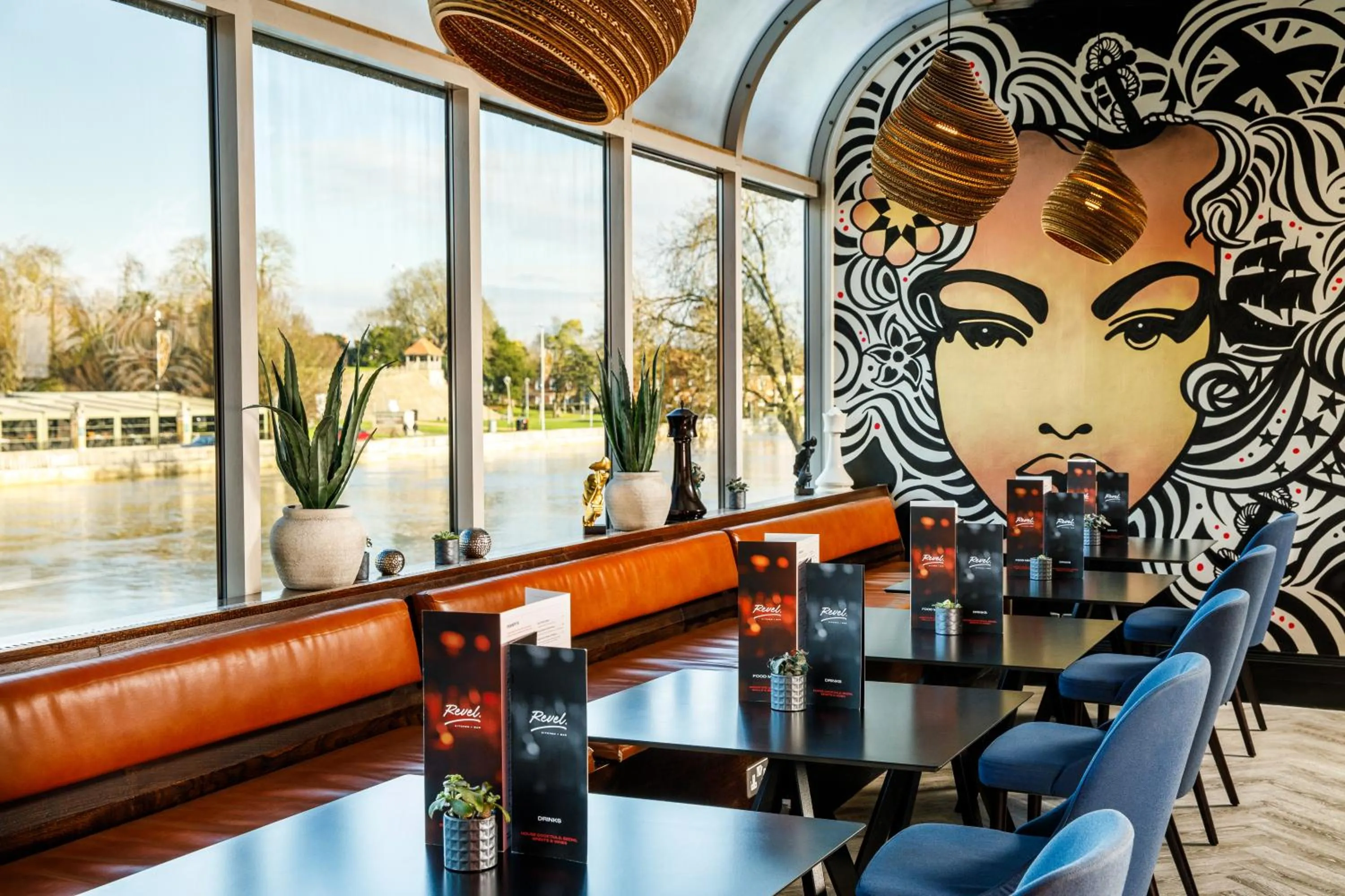 Restaurant/places to eat in Mercure Bedford Centre Hotel