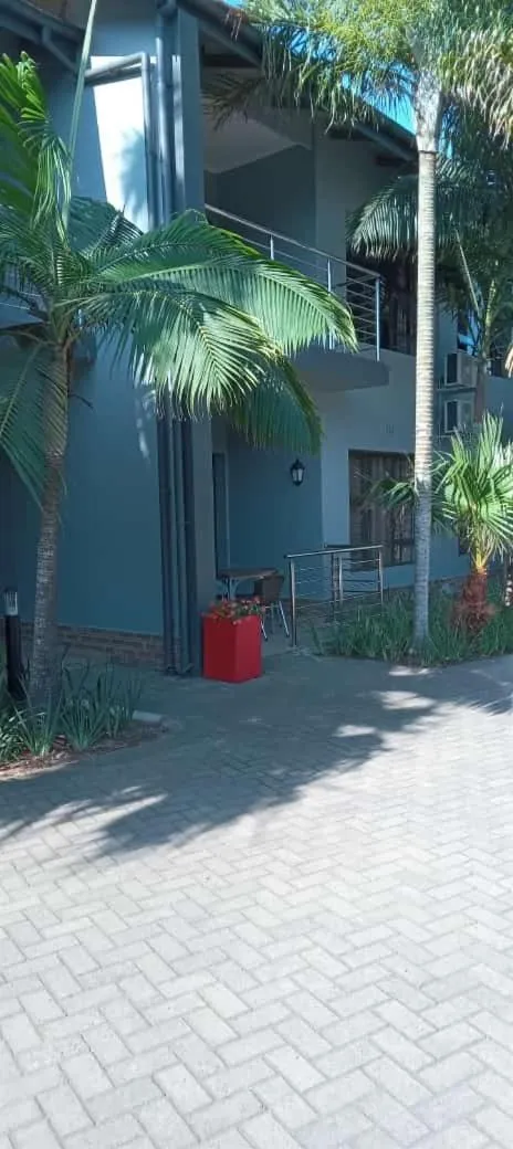 Property building in Shonalanga Lodge