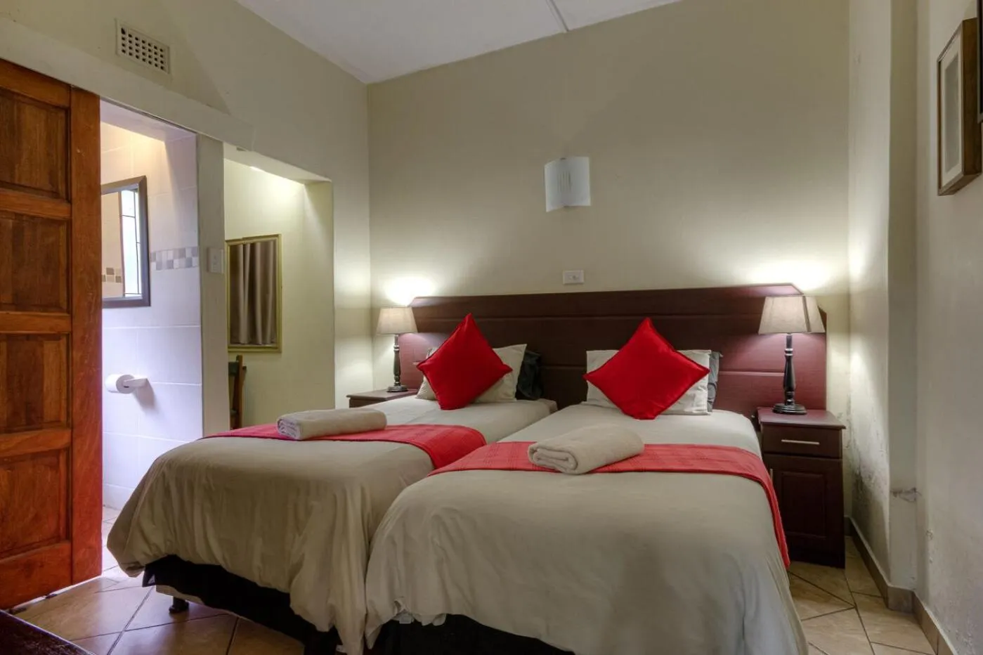 Bedroom, Bed in Shonalanga Lodge