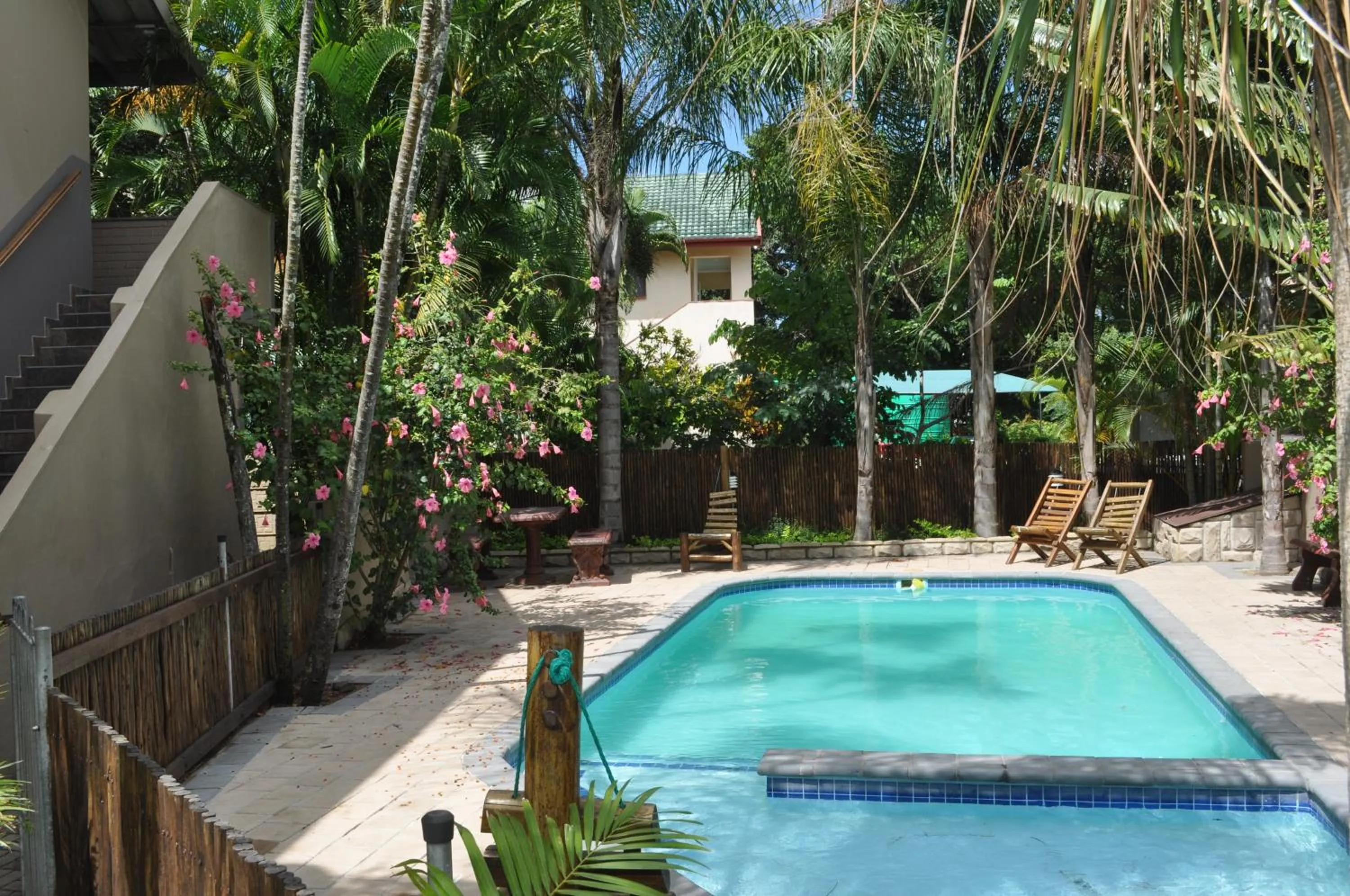 Swimming pool in Shonalanga Lodge