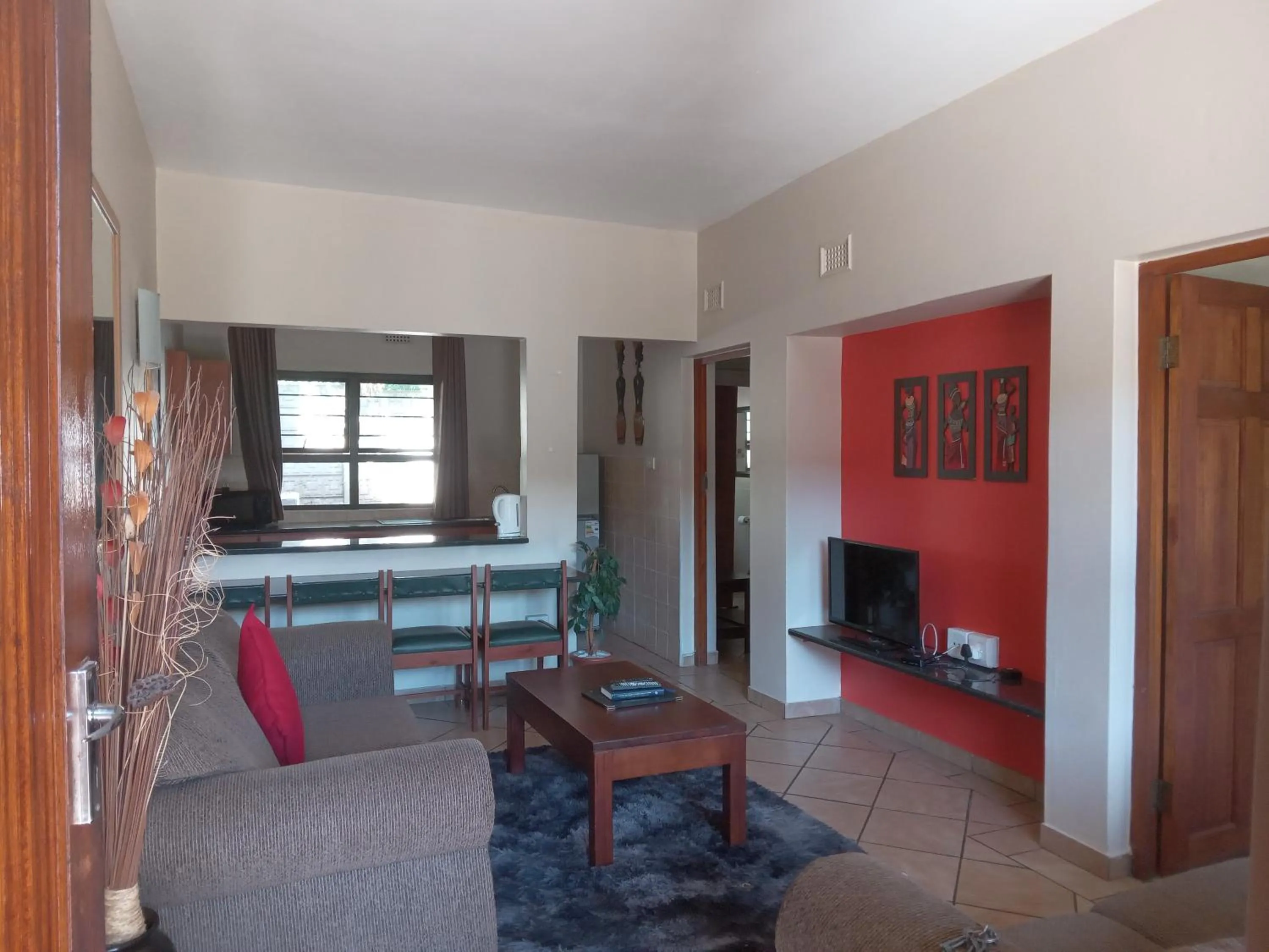 Property building in Shonalanga Lodge