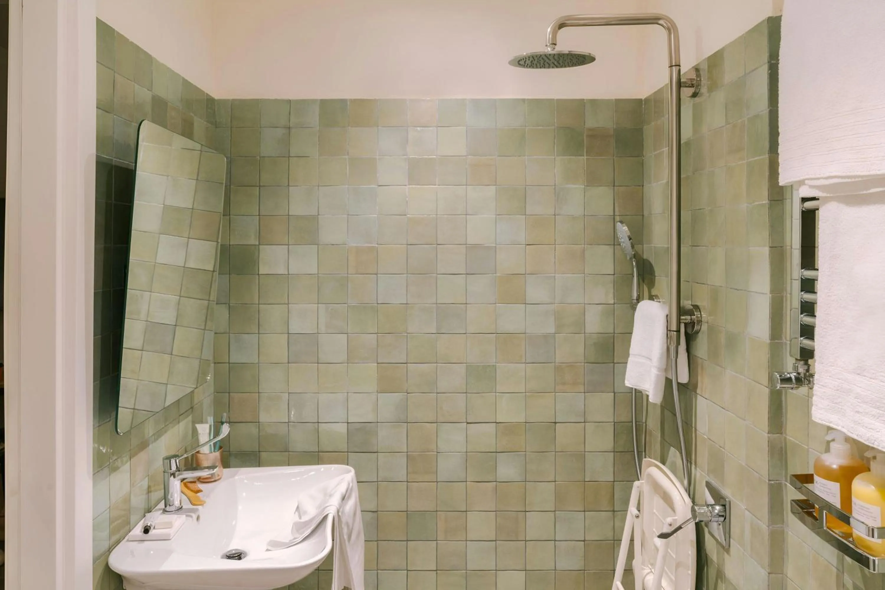 Bathroom in Testaccio Hotel, Sonder Hotel by Marriott Bonvoy