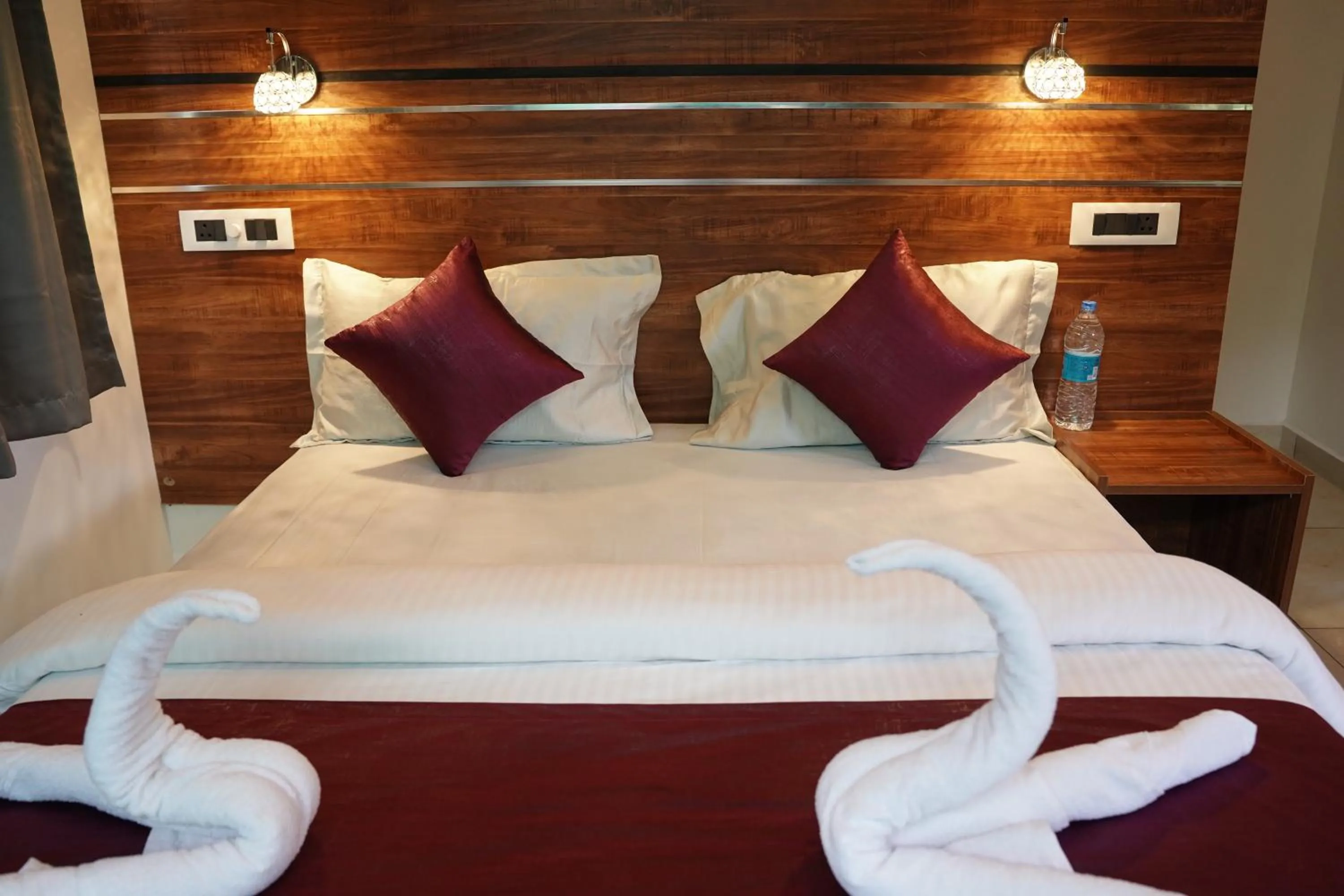 Bed in The wayside cottage Munnar