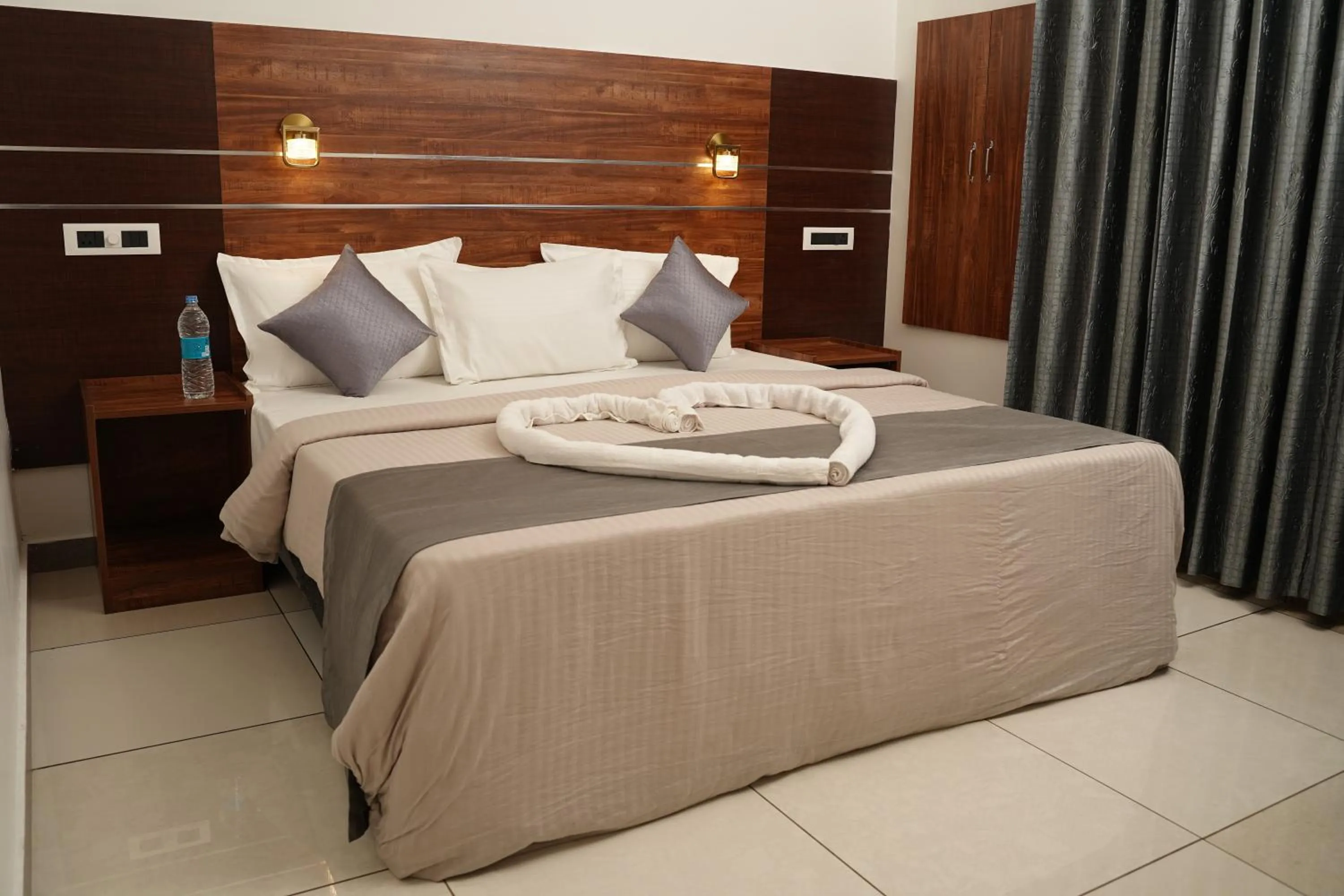 Bed in The wayside cottage Munnar