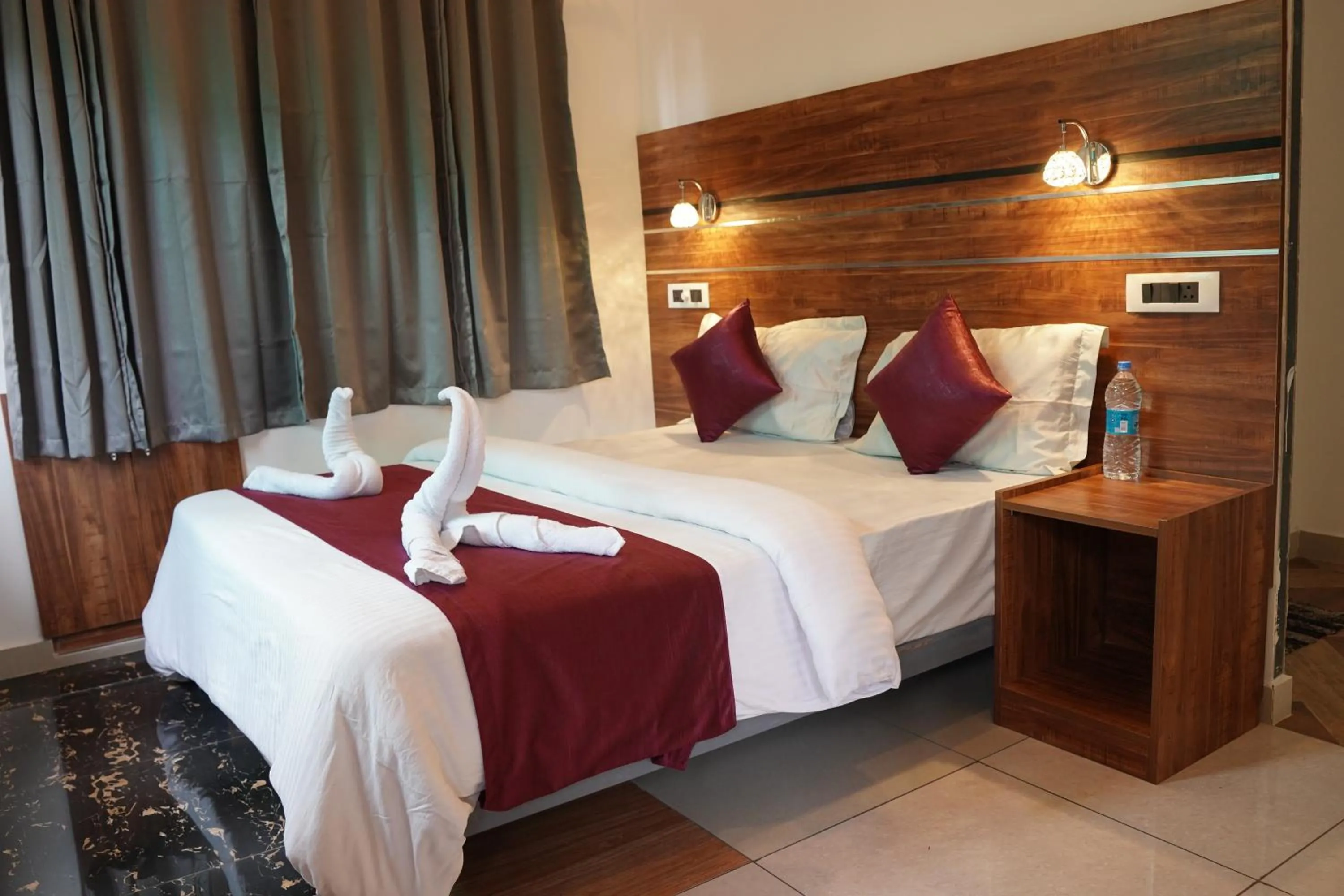 Bed in The wayside cottage Munnar