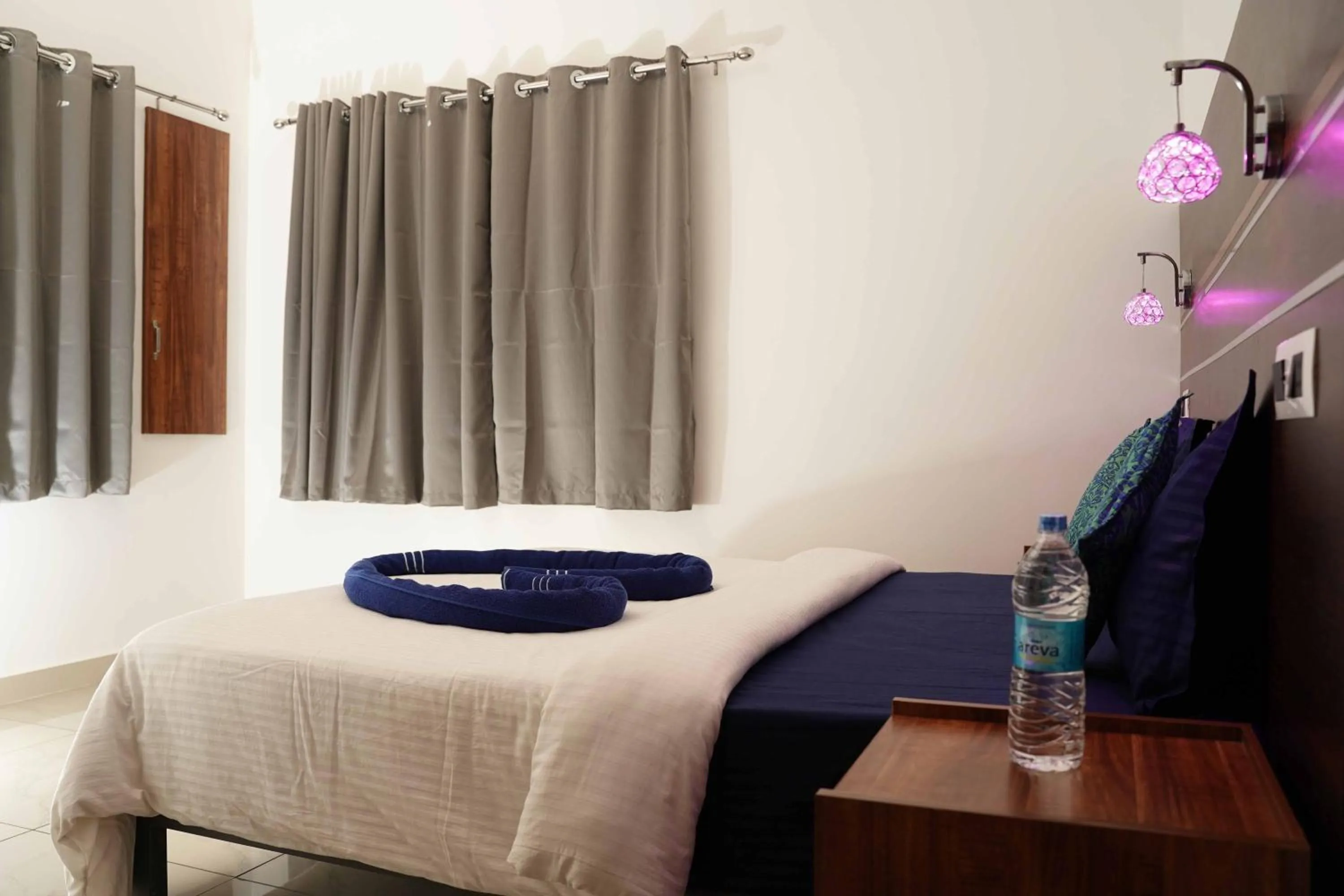 Bed in The wayside cottage Munnar