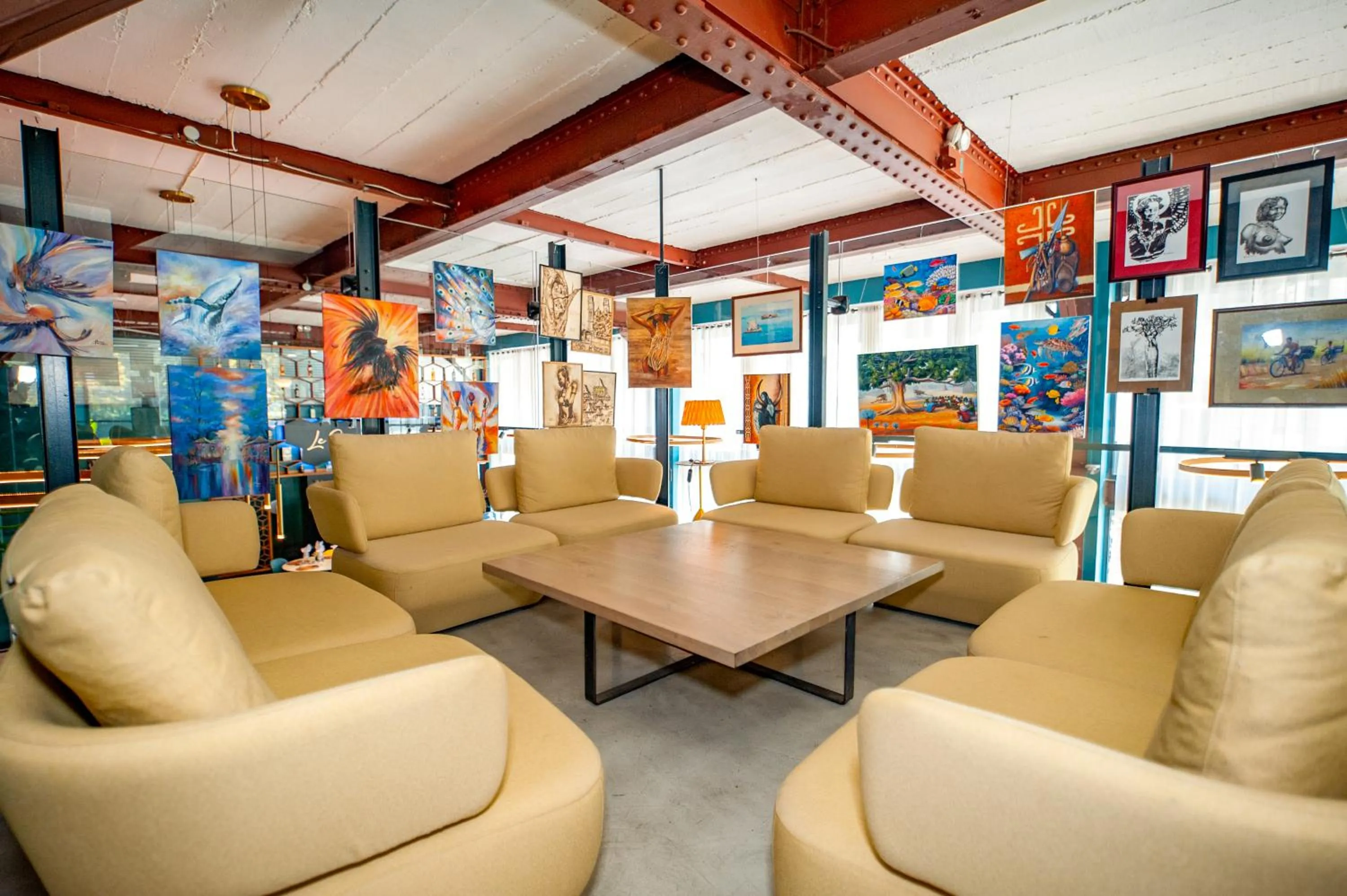 Living room in Le Louvre Hotel & Spa