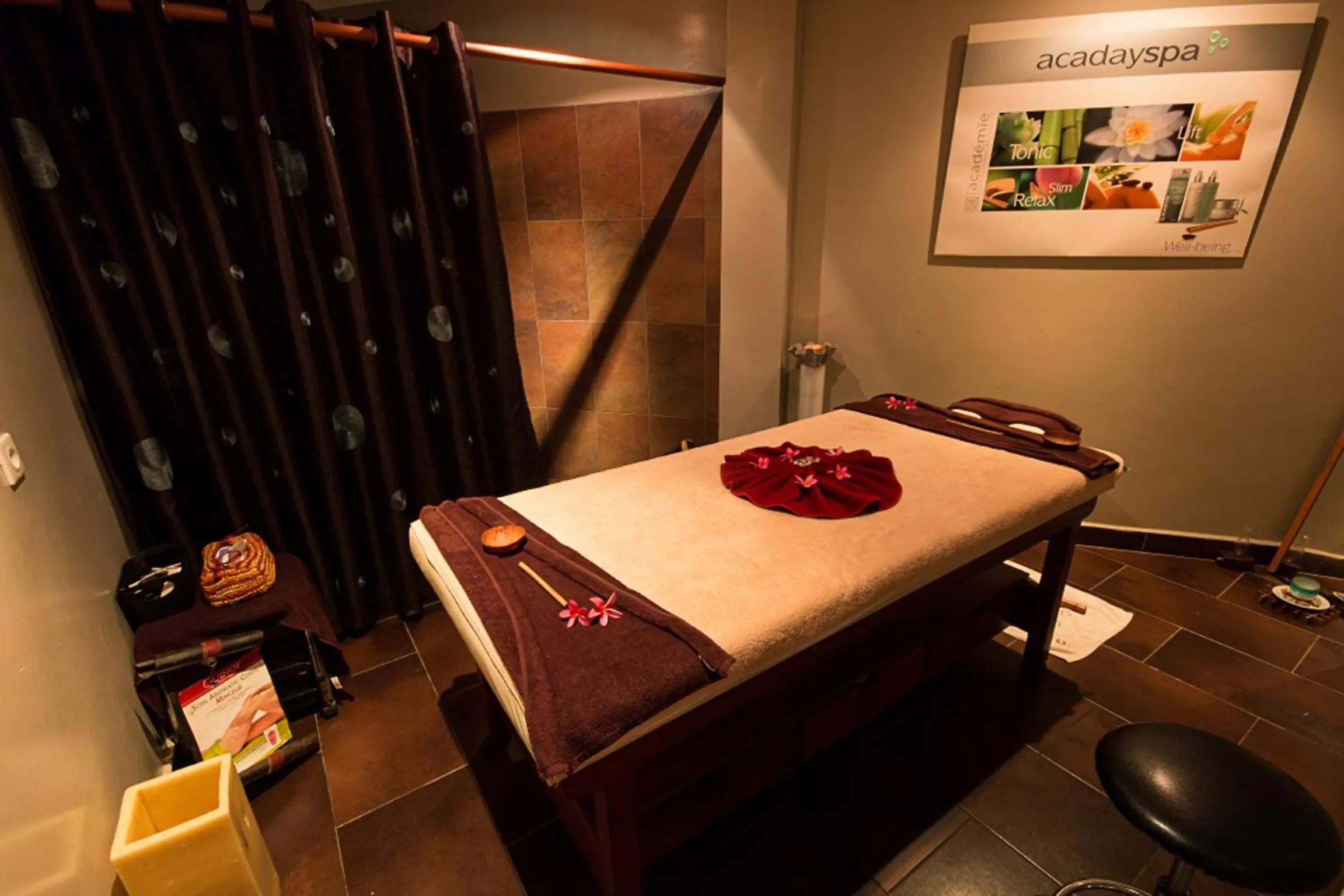 Spa and wellness centre/facilities in Le Louvre Hotel & Spa