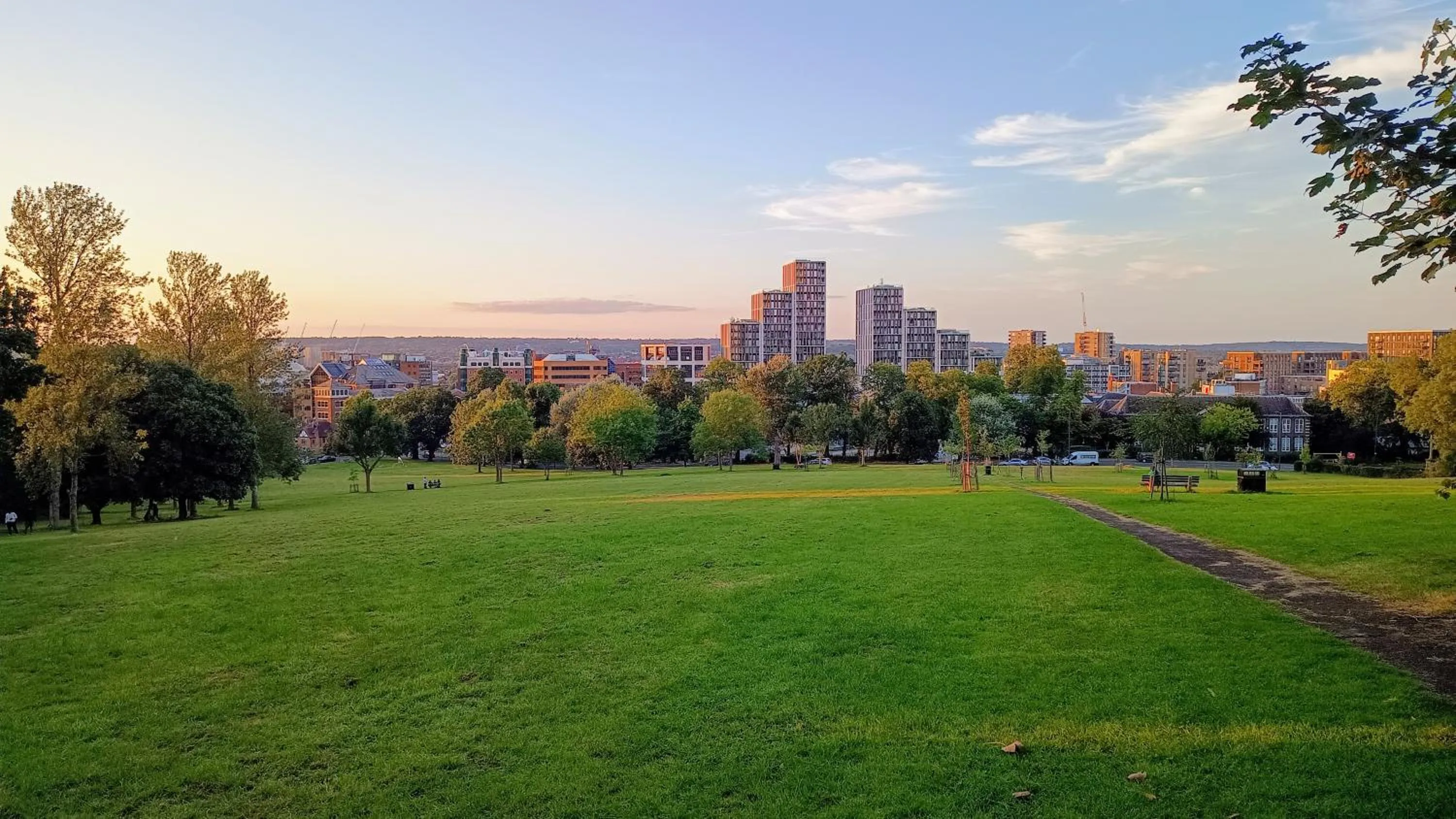 London Studios and Suites