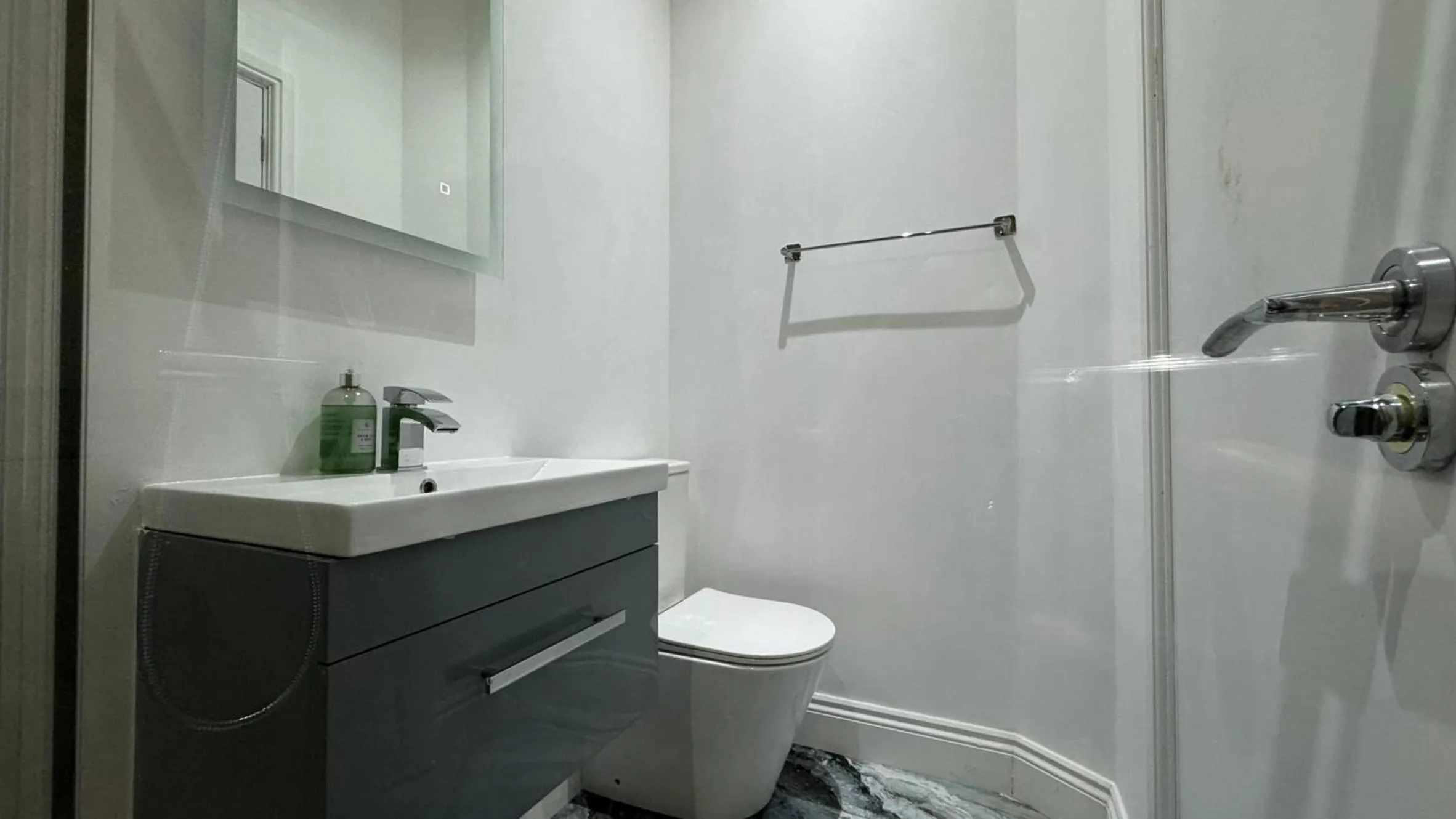 London Studios and Suites