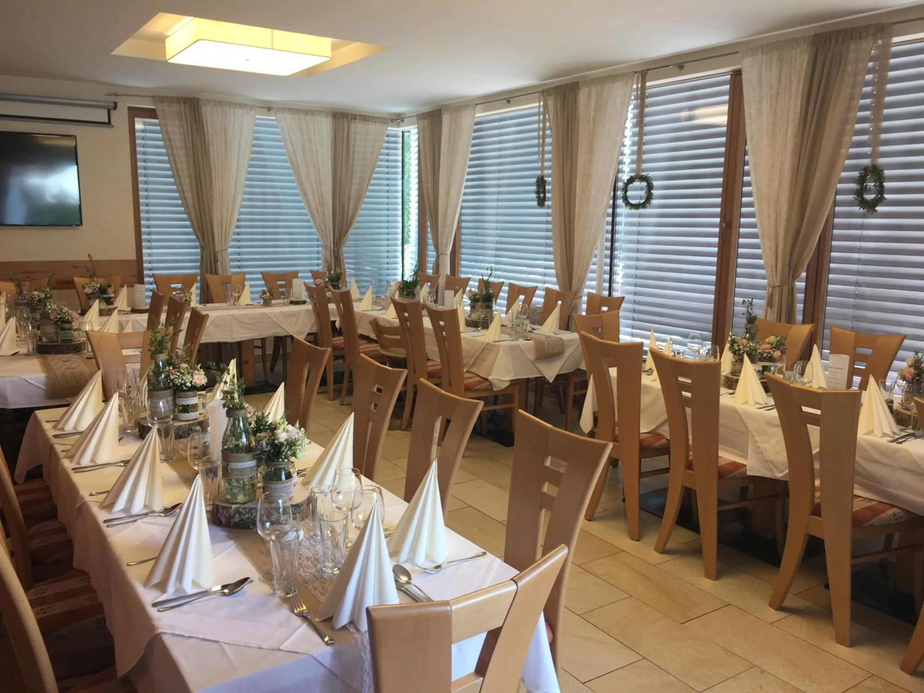 Restaurant/places to eat in Zistelberghof