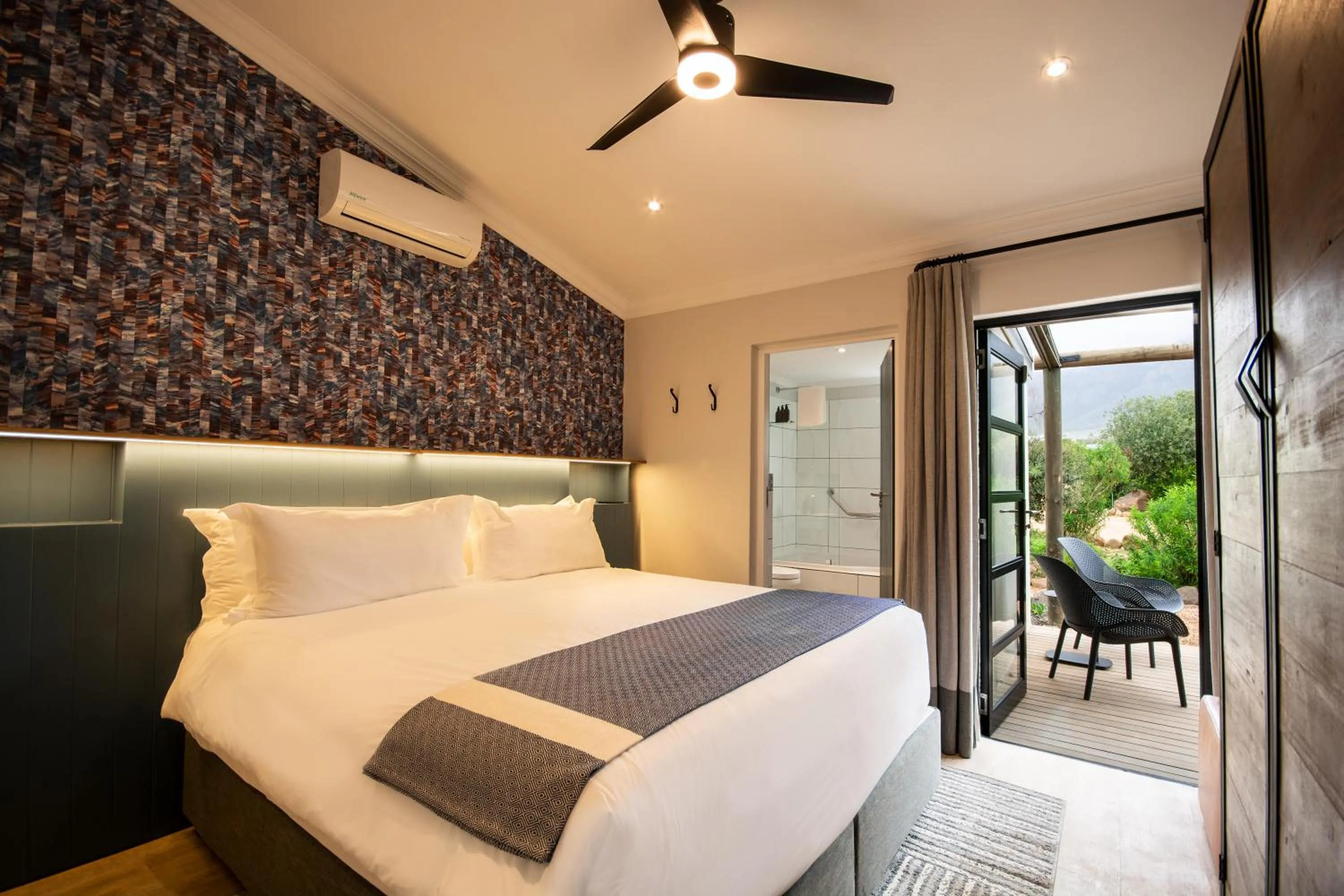 Bed in Boschendal Farm Estate