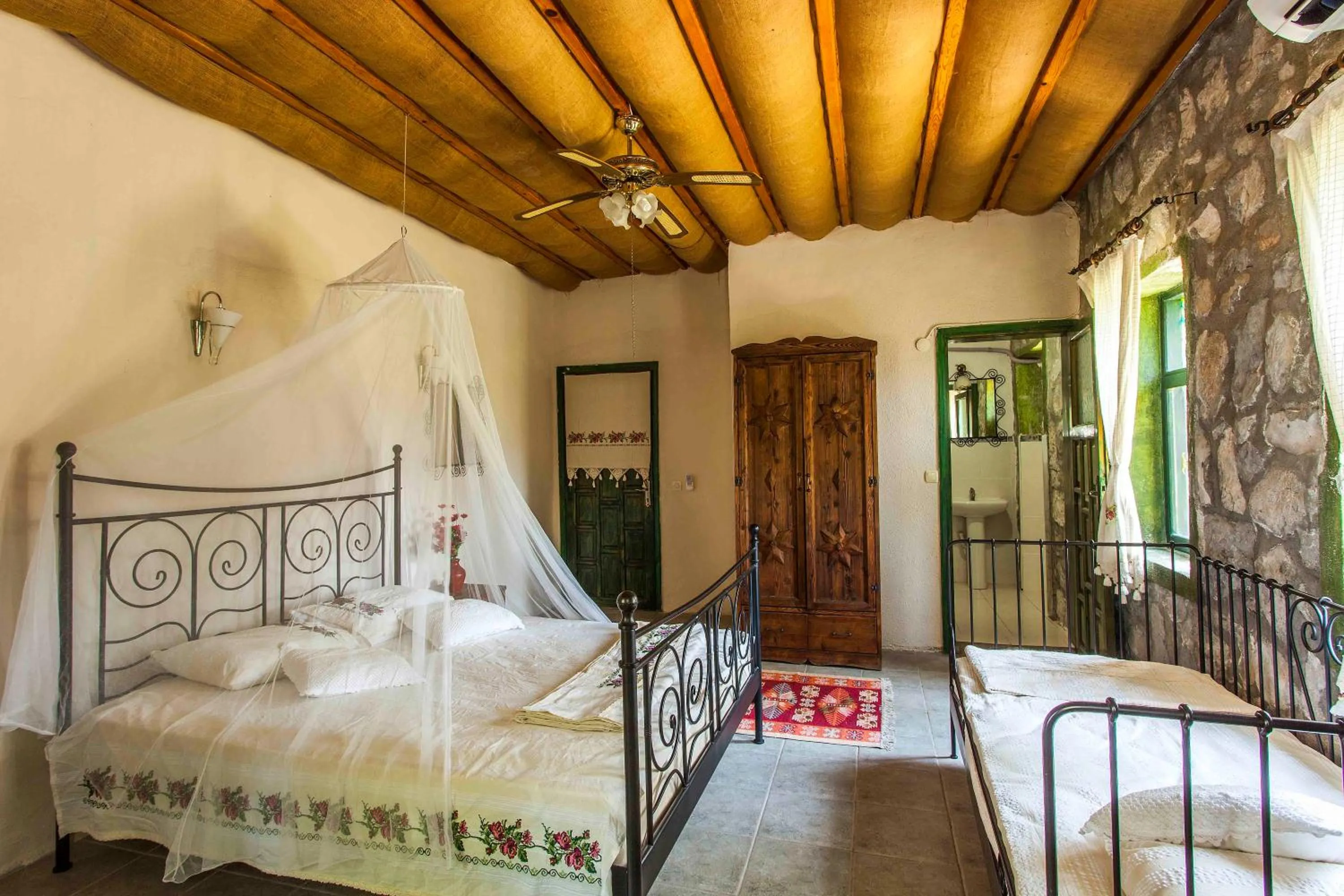 Photo of the whole room, Bed in Otantik Tas Ev