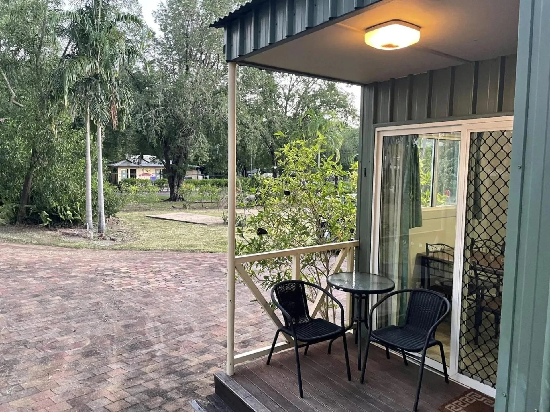 Garden in Darwin Boomerang Motel and Caravan Park