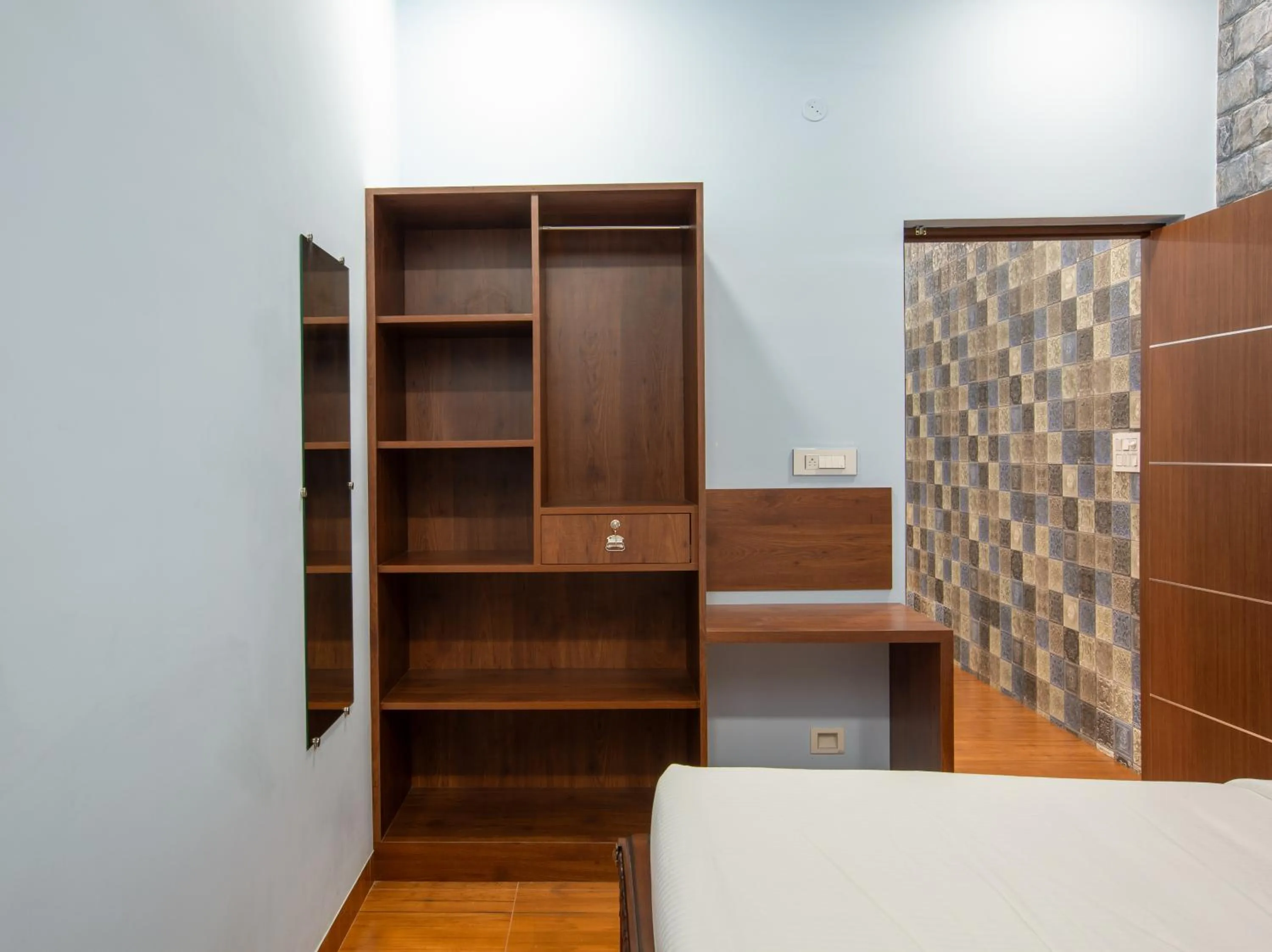 hair dresser, Bed in MUGUNDAN 'S SMART STAY