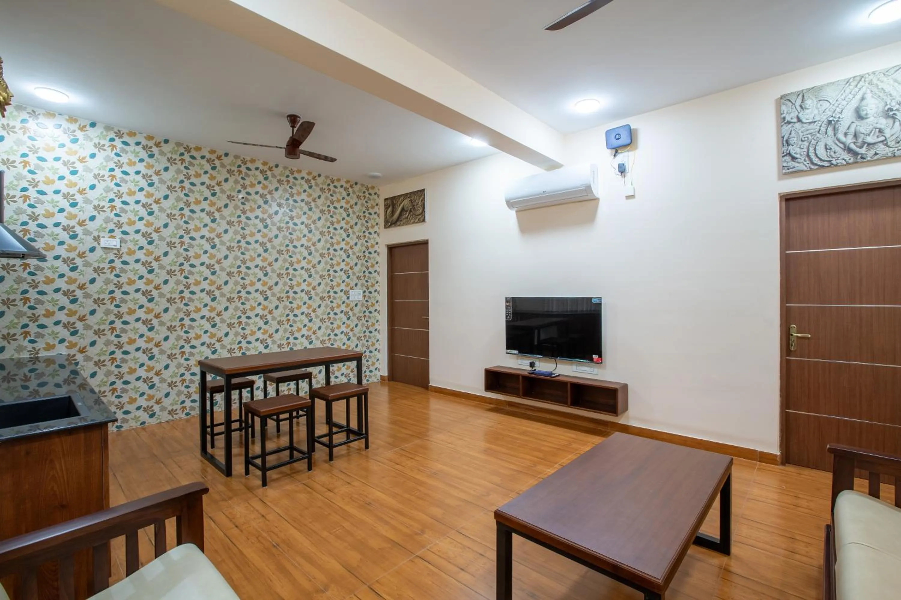 TV and multimedia in MUGUNDAN 'S SMART STAY