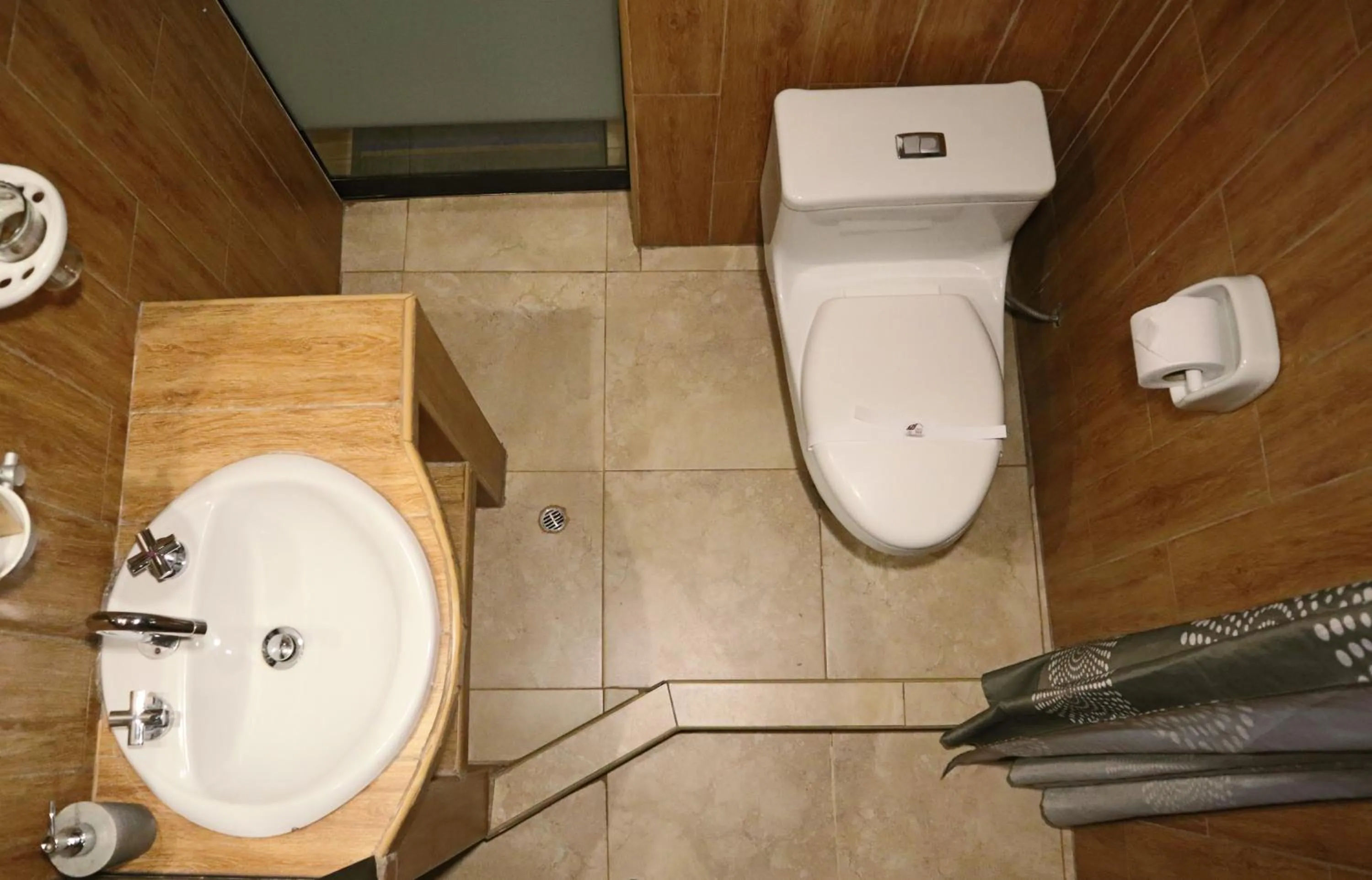 Bathroom in Cusco Bed and Breakfast