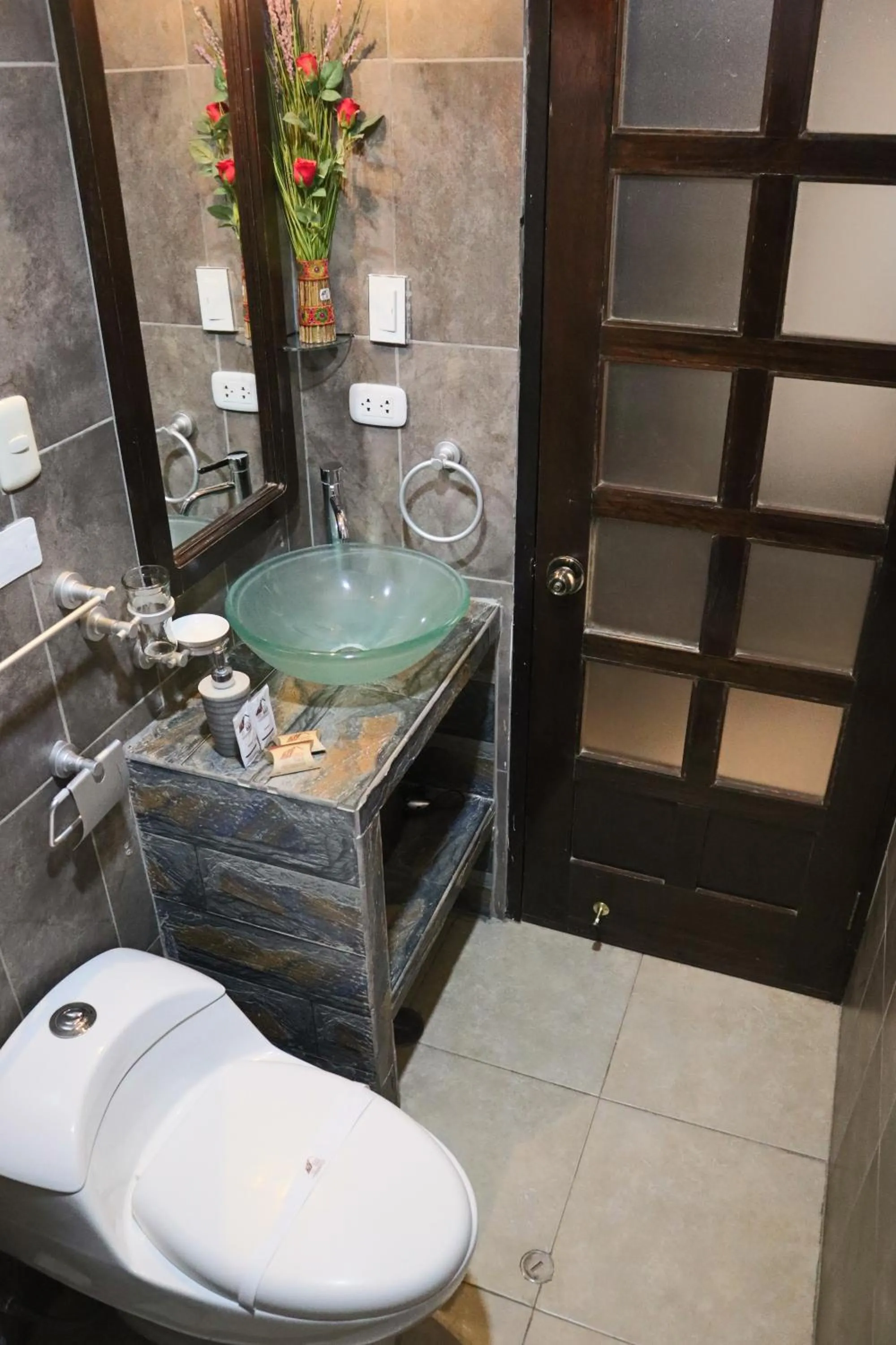 Bathroom in Cusco Bed and Breakfast