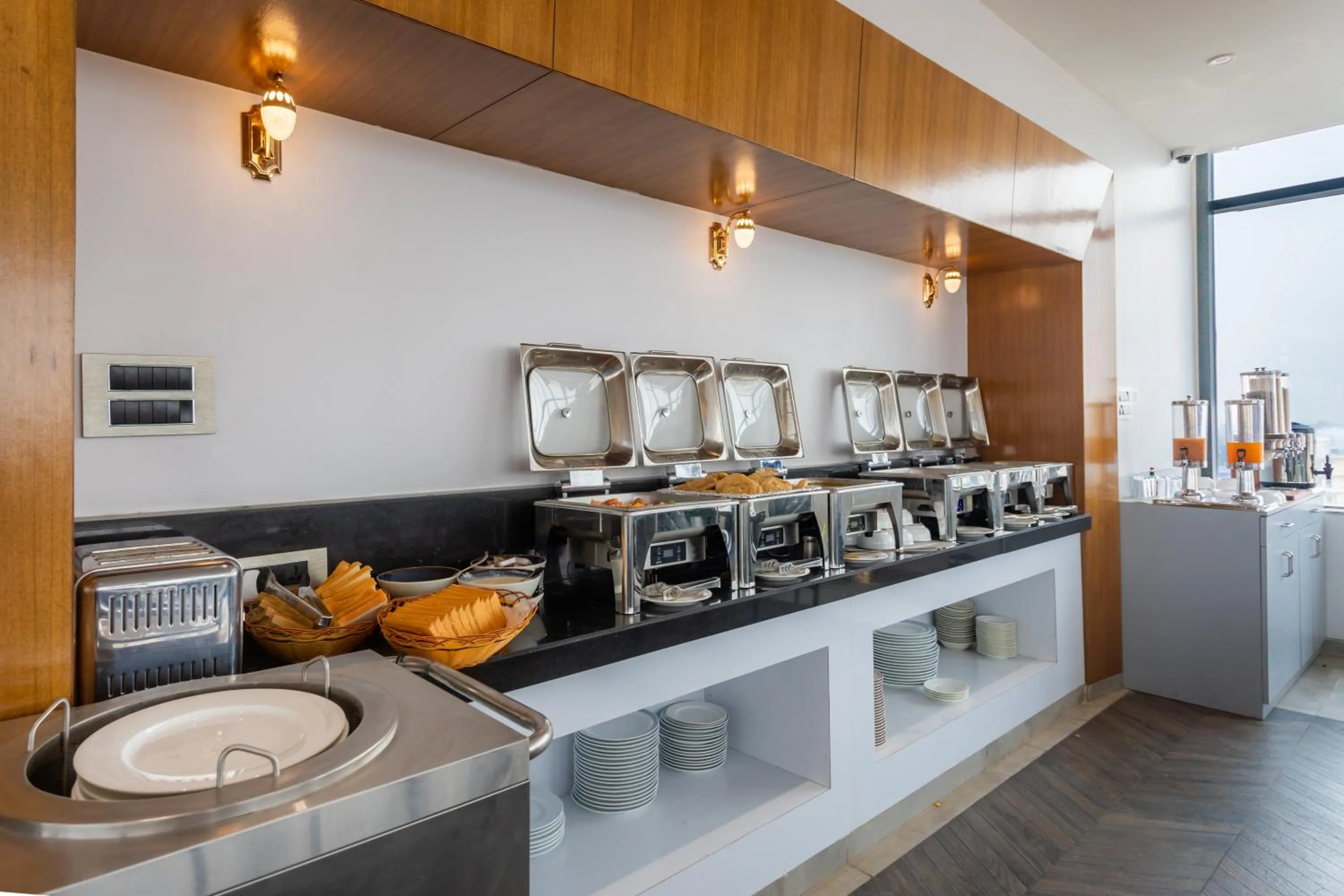 Restaurant/places to eat in De Crown Inn