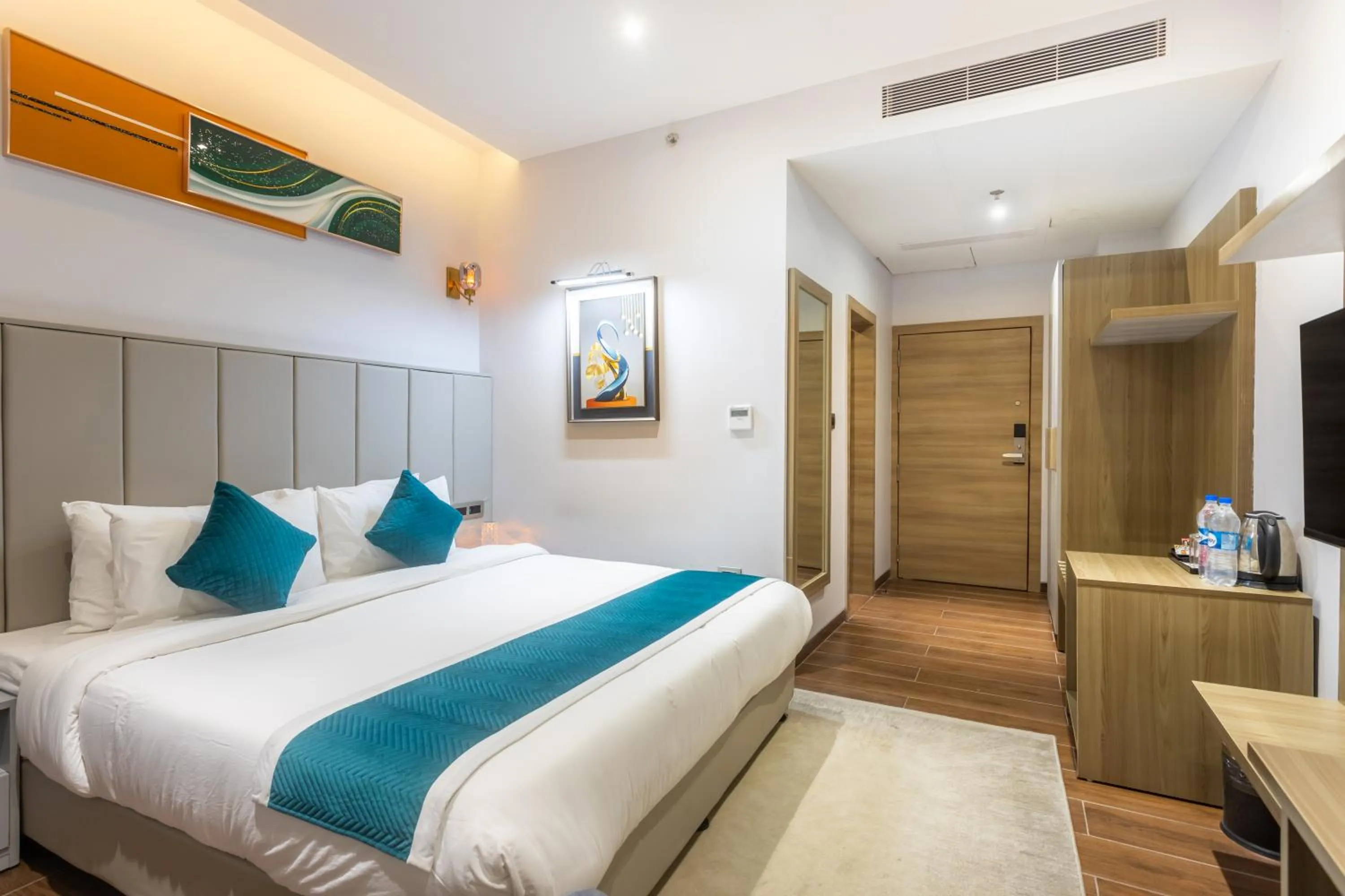 Bedroom, Bed in De Crown Inn