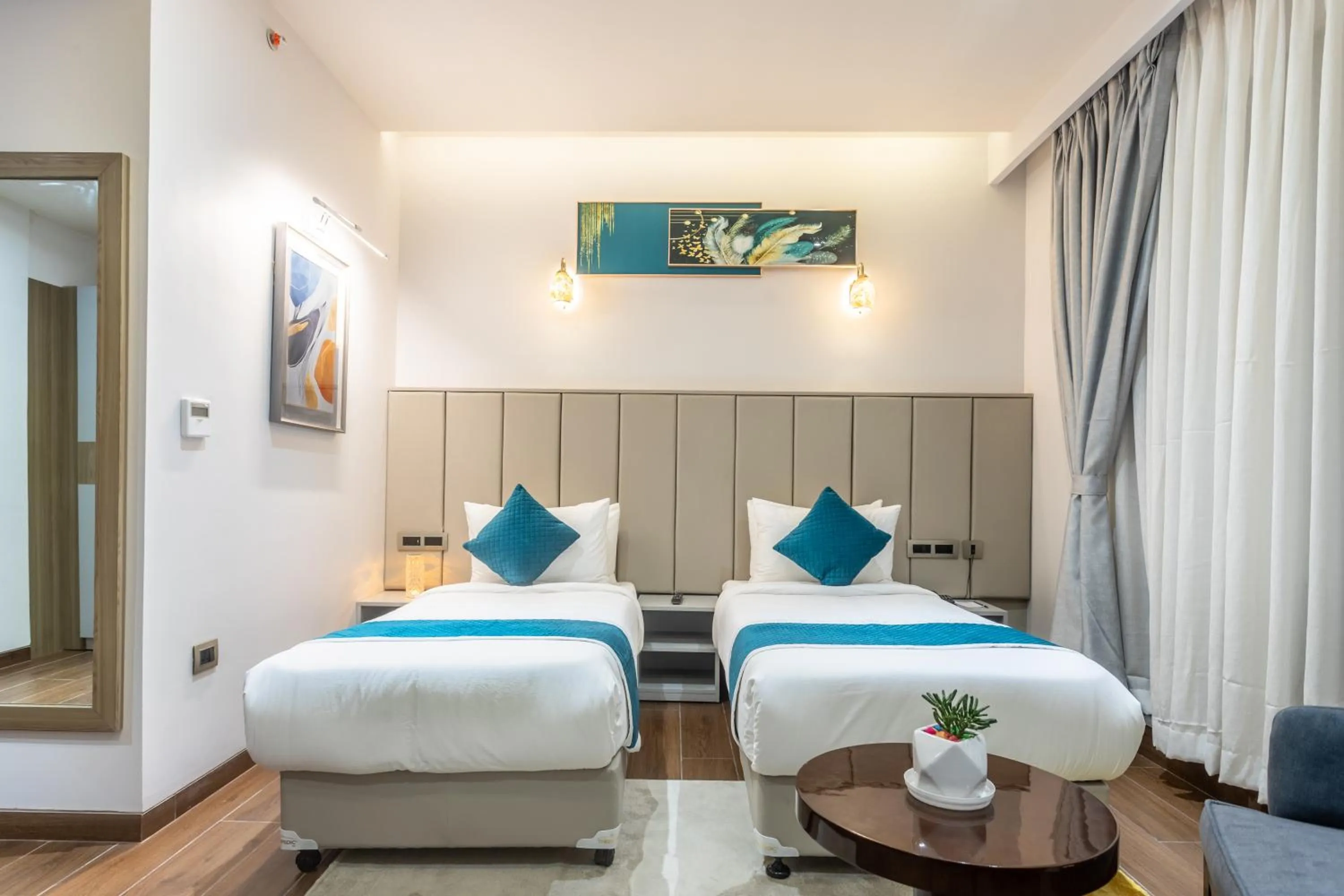 Bedroom, Bed in De Crown Inn