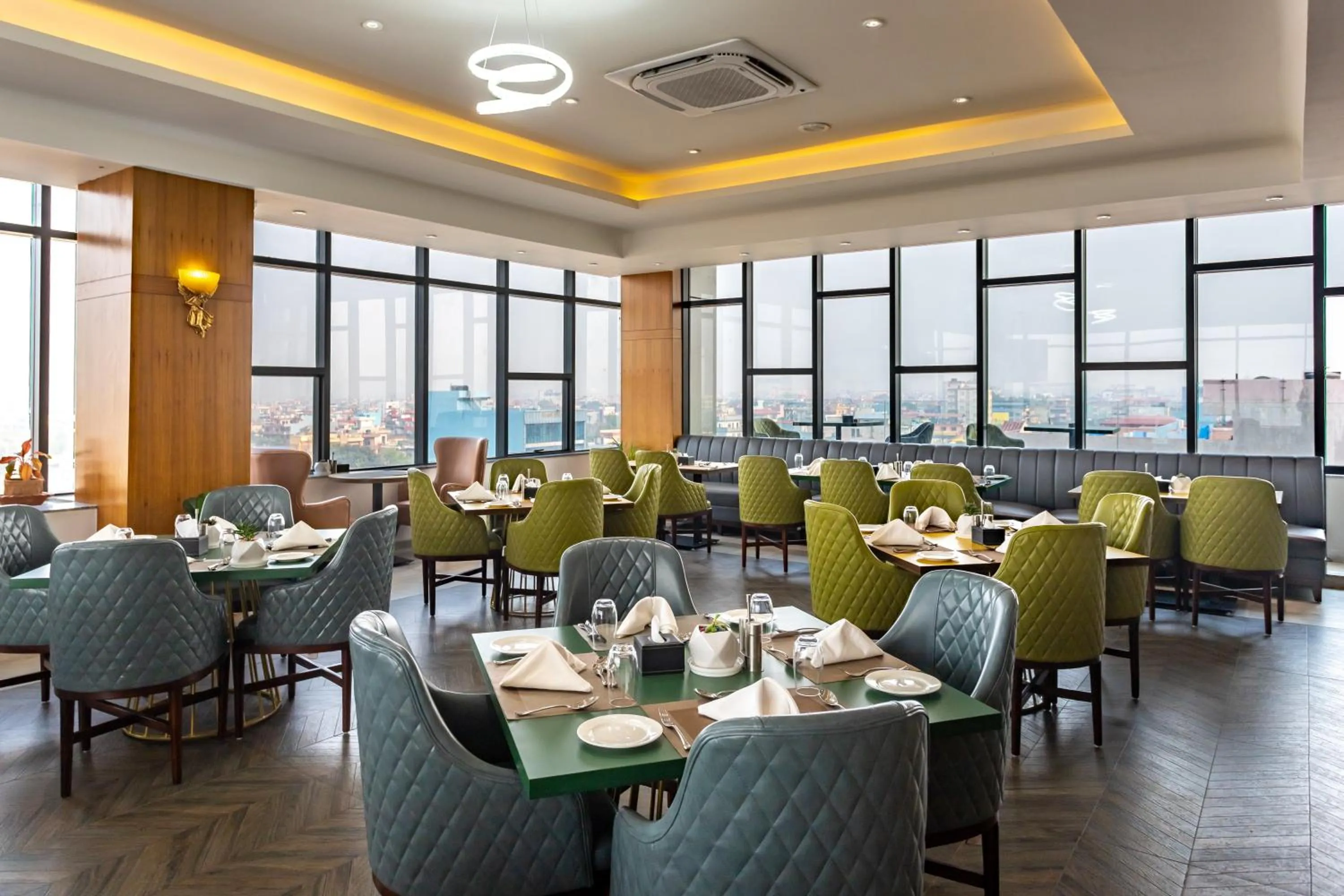 Restaurant/places to eat in De Crown Inn