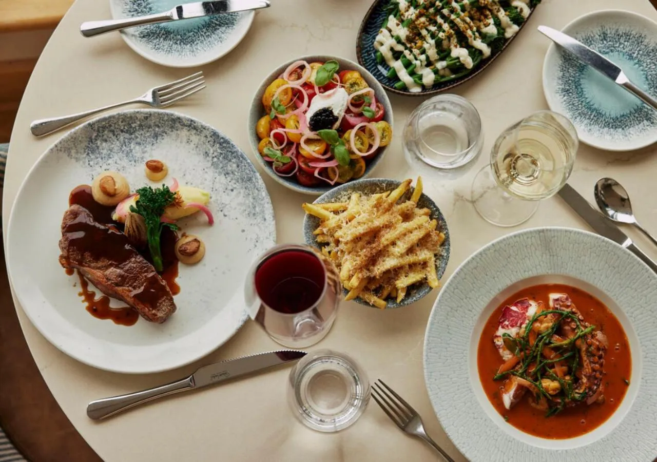 Restaurant/places to eat in St Brides Spa Hotel & Village Apartments