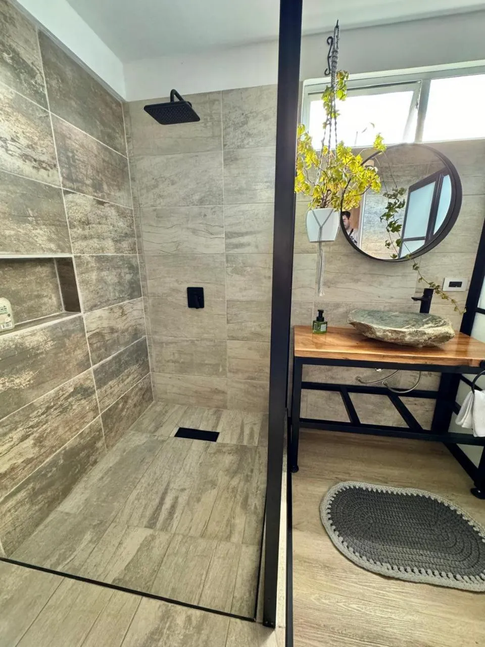 Shower in Hotel El Jardin