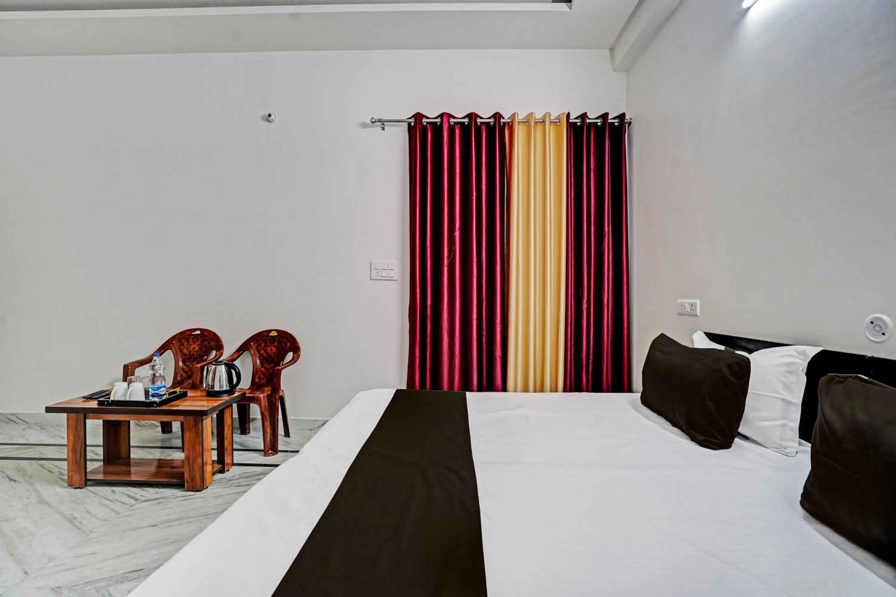 Bedroom, Bed in Hotel O Rudra Palace