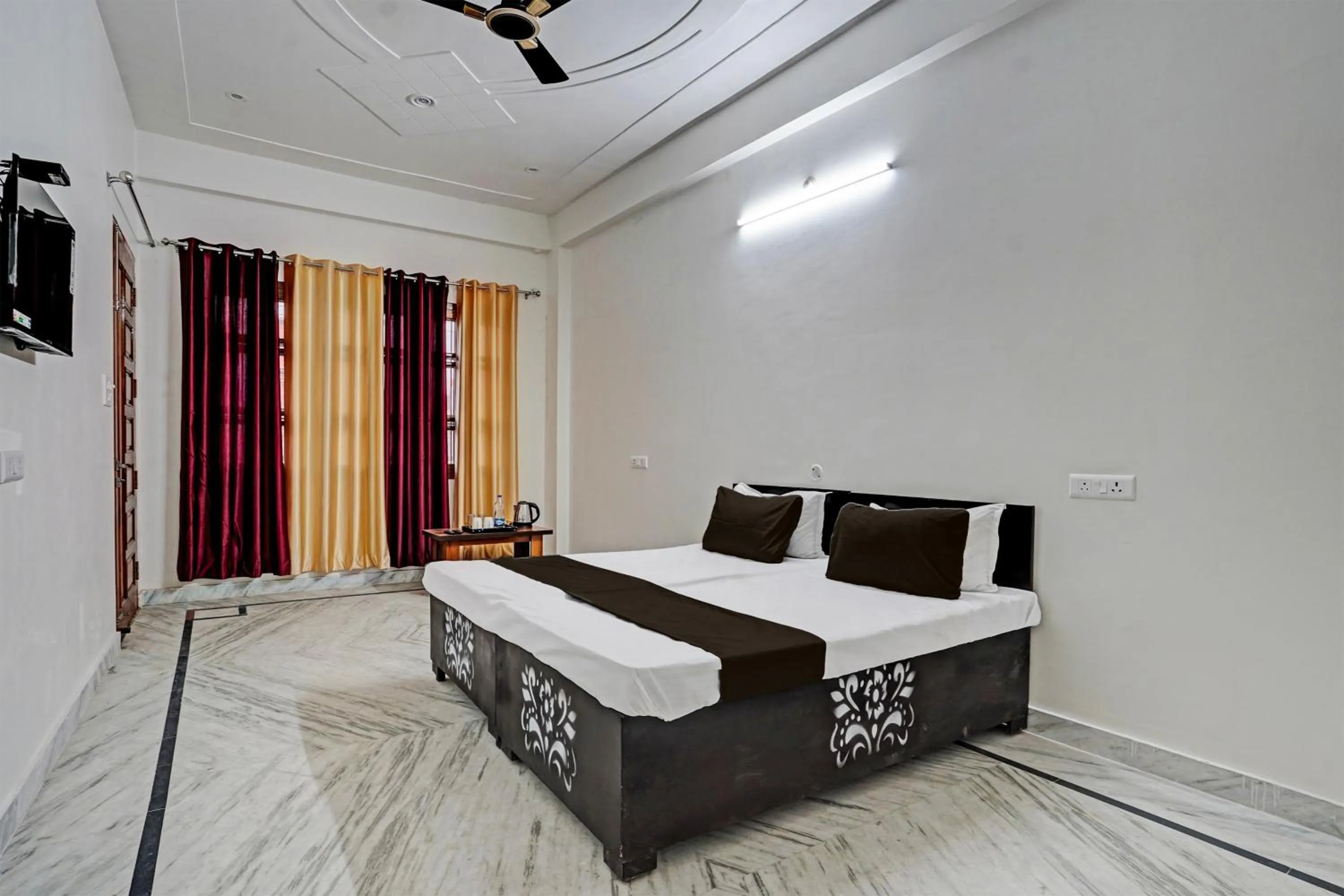 Bedroom, Bed in Hotel O Rudra Palace