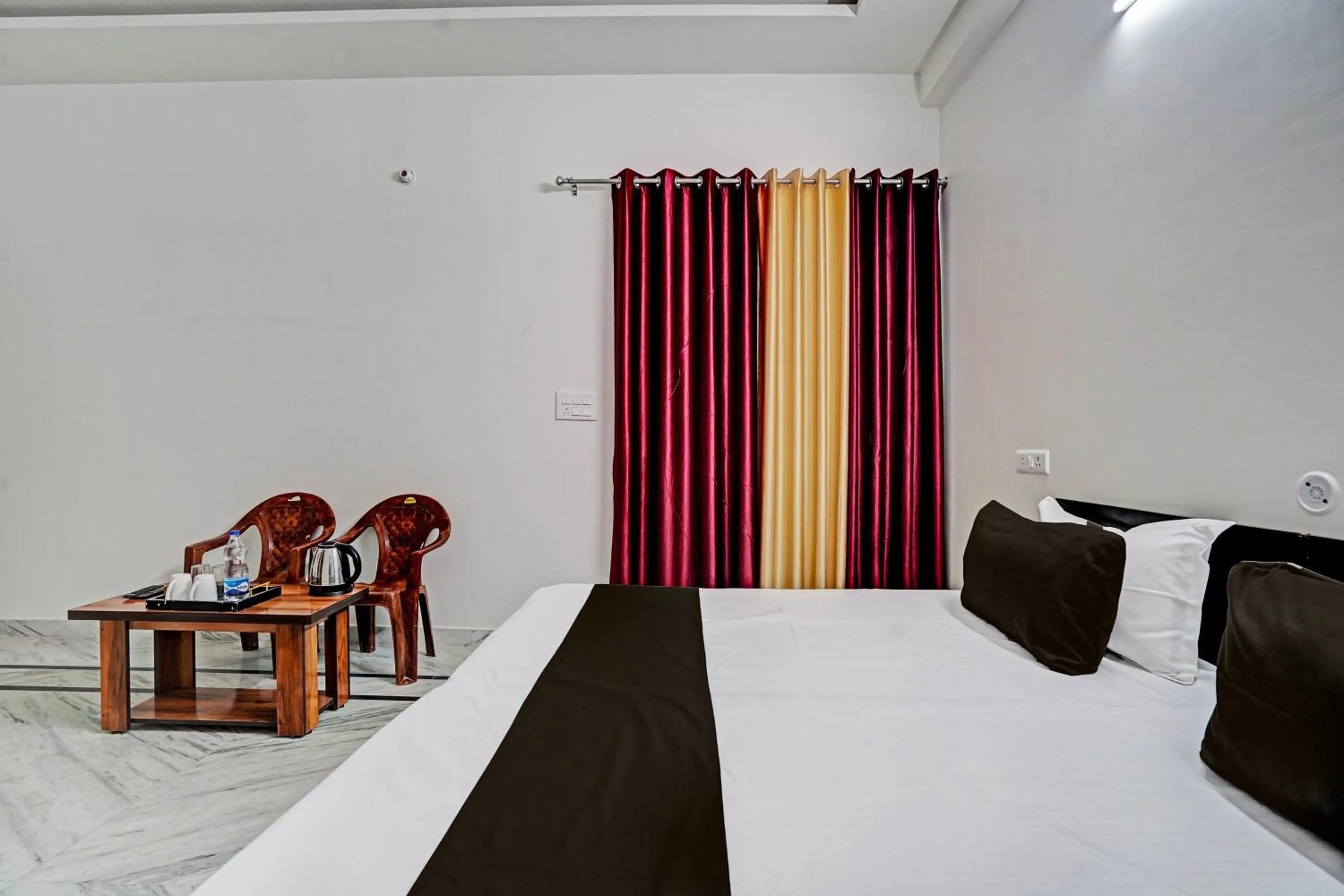 Bedroom, Bed in Hotel O Rudra Palace