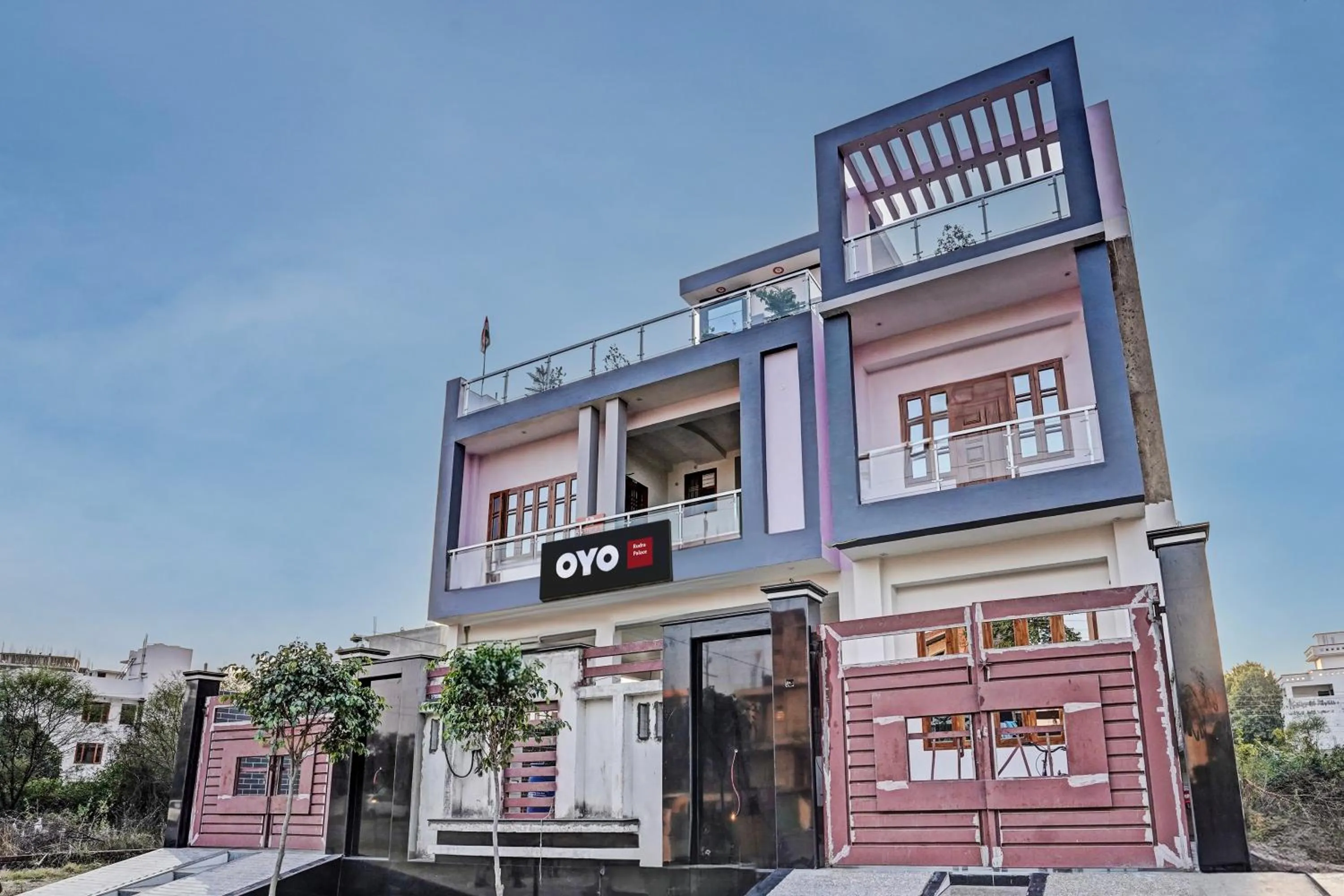 Facade/entrance in Hotel O Rudra Palace