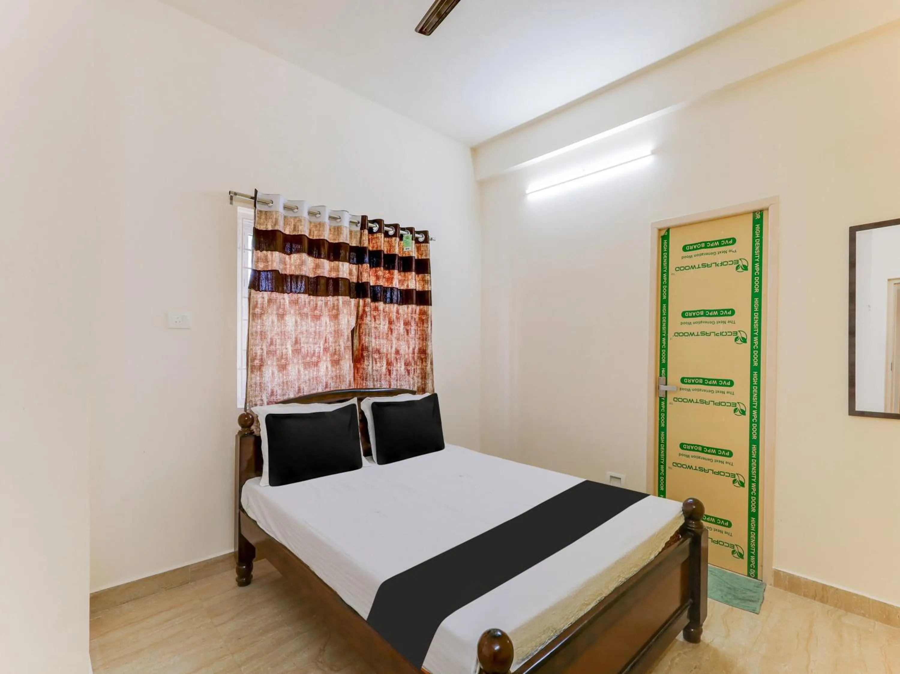Bedroom in Hotel O by OYO RESIDENCY GRAND